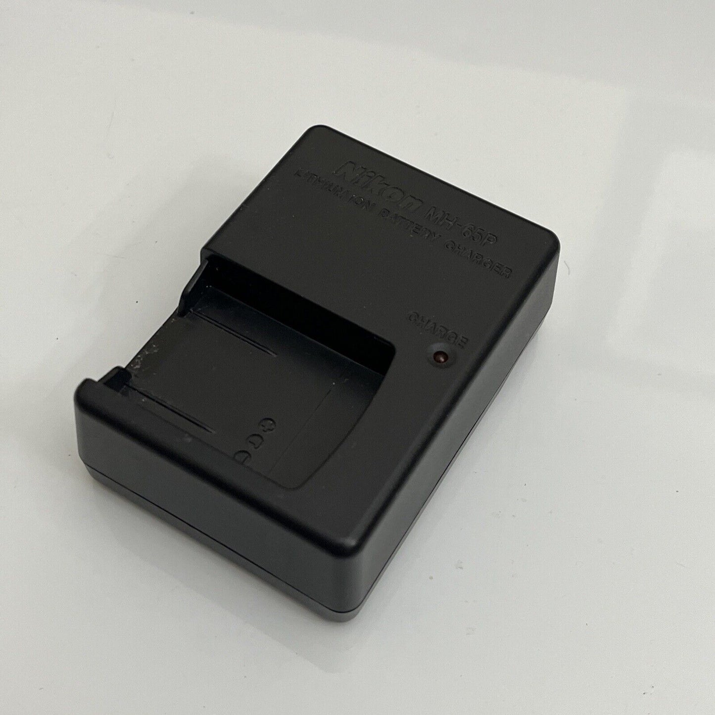 Genuine Nikon MH-65P Battery Charger for EN-EL12 ENEL12 Batteries