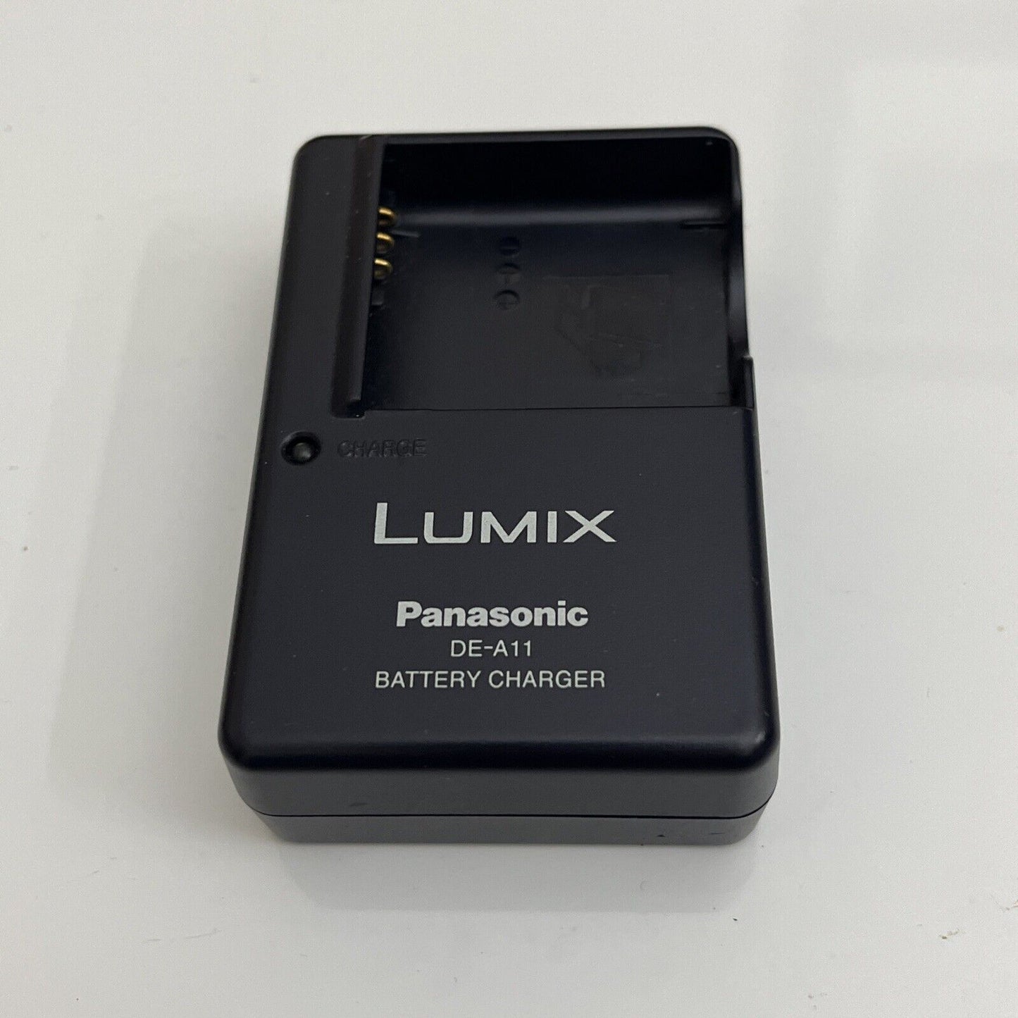 Panasonic Lumix DE-A11 Genuine Battery Charger for CGA-S005E CGA-S005