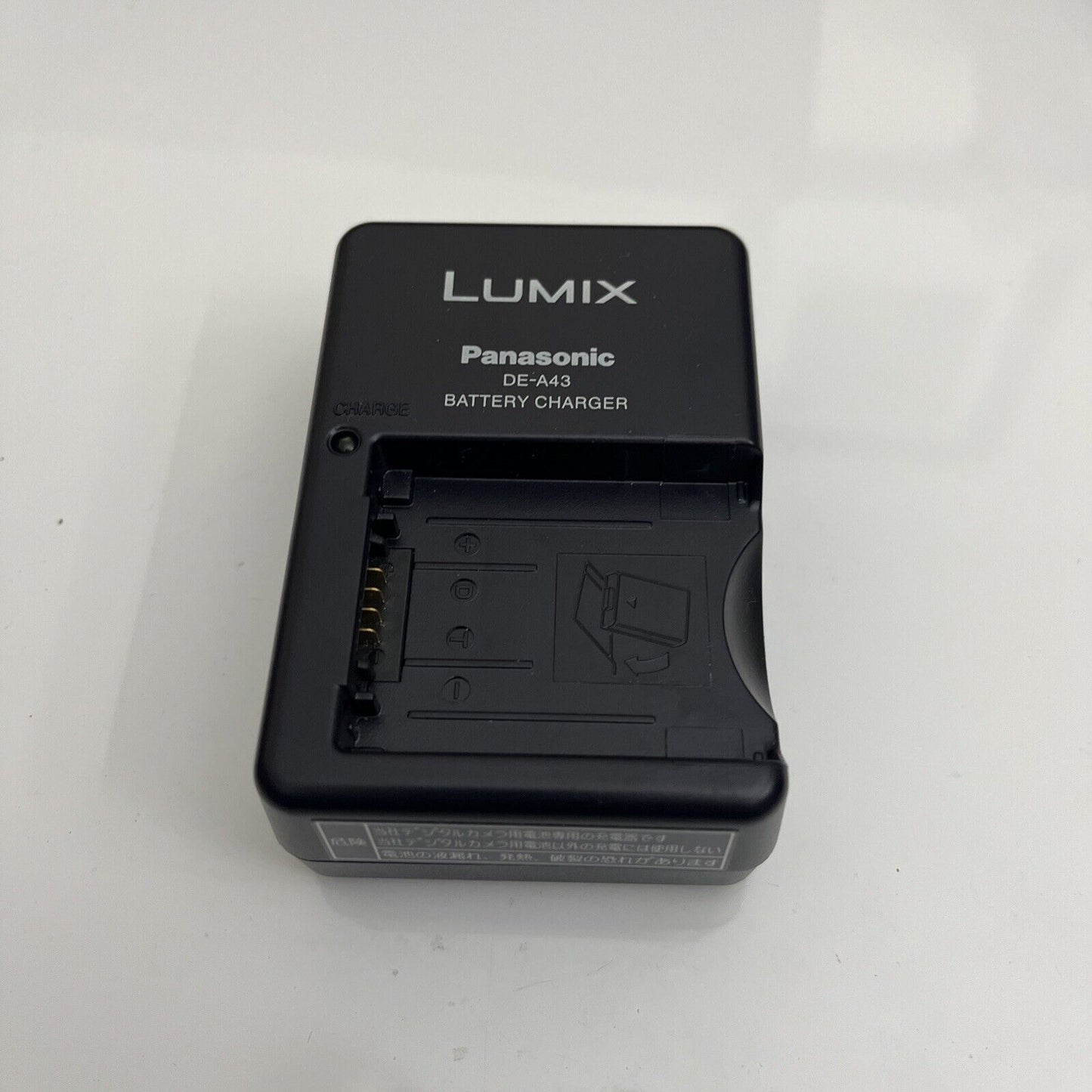 Panasonic Lumix DE-A43 Battery Charger CGA-S006,CGA-S006E,CGA-S006e ,CGA-S002 ,C