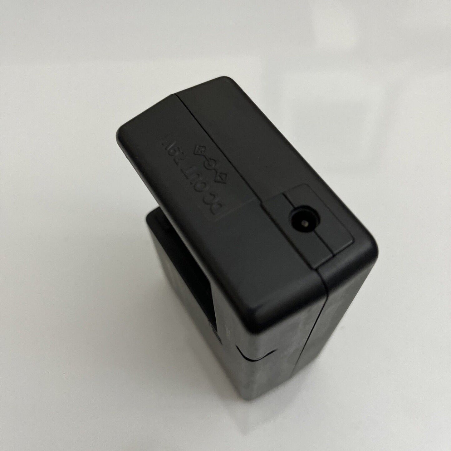 Genuine Panasonic Video Camera Charger VSK0650  CGA-DU06 DU14 DU21 VM-VBG130