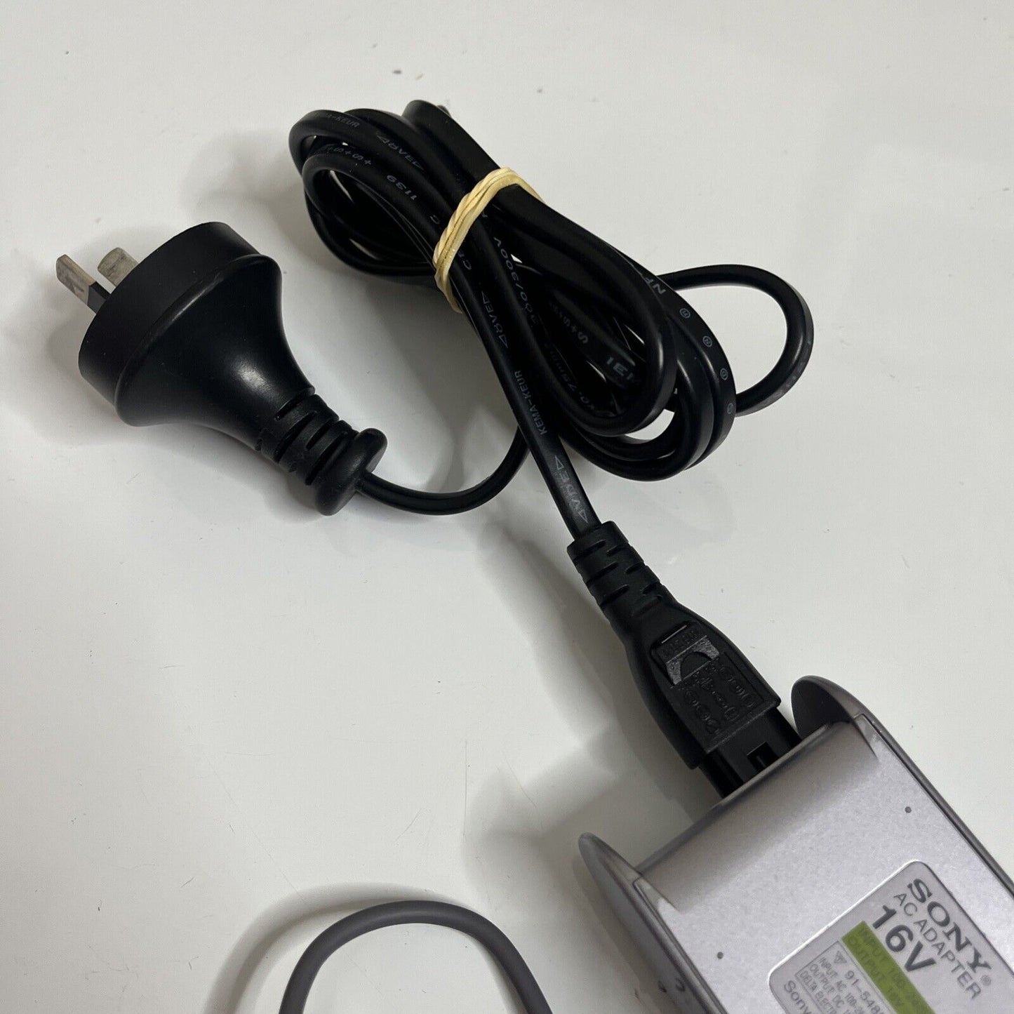 Sony VAIO Power Supply PCGA-AC5N AC Adapter 16V For VAIO Notebook
