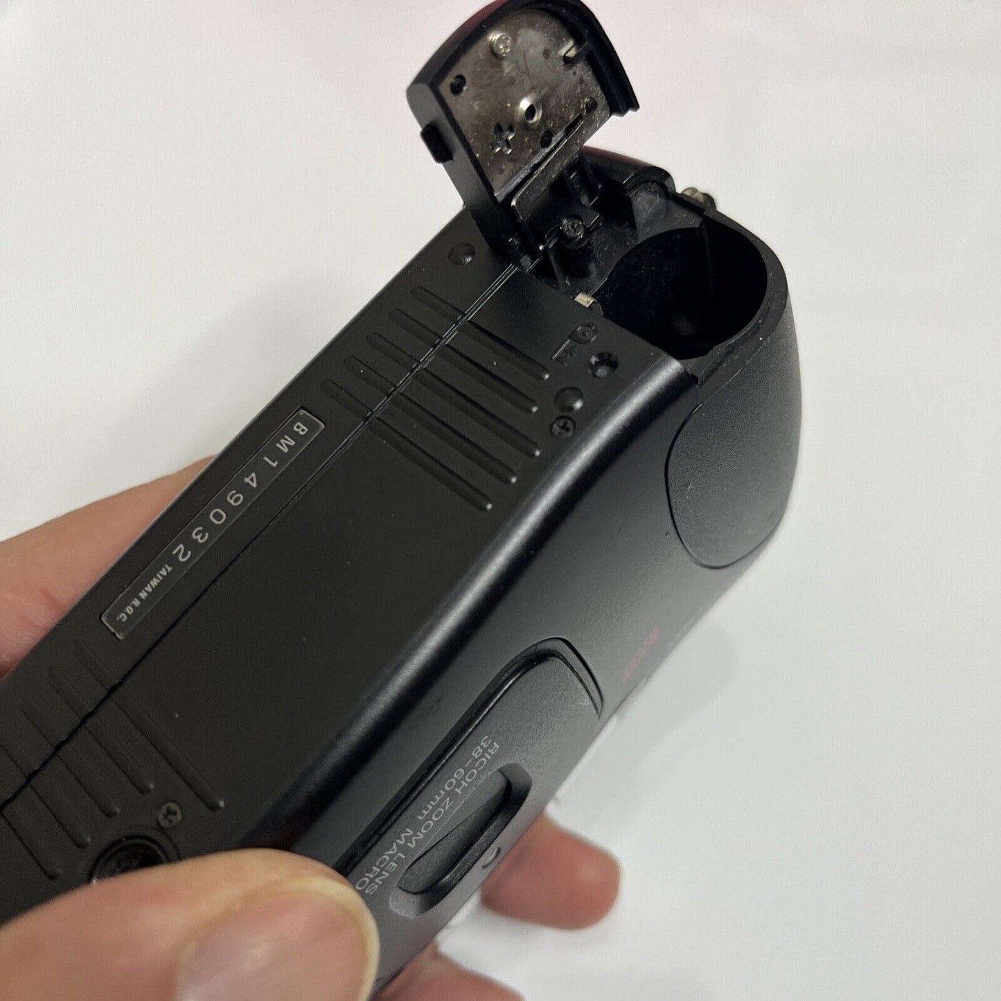 Ricoh Myport 35mm Film Point and Shoot Camera 38-60mm Lens Macro with Flash