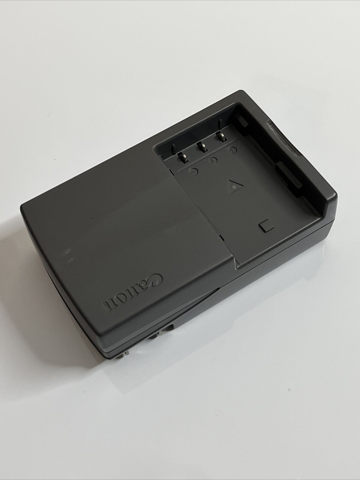 Genuine Canon Camera Battery Charger CB-2LT for NB-2L Battery 100-240V