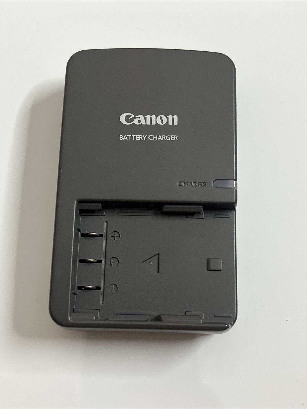thumbnail image 2 of Canon CB-2LX Charger - Mega City 2 of 10