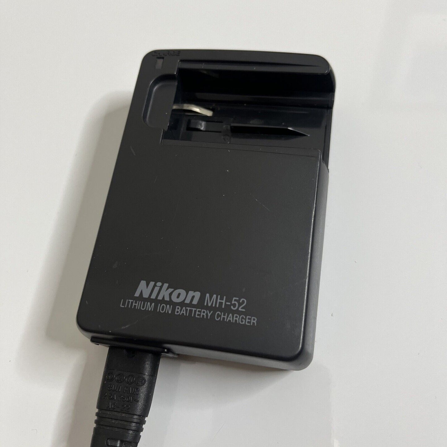 Genuine Nikon MH-52 Battery Charger for EN-EL1 EN-EL8 Battery