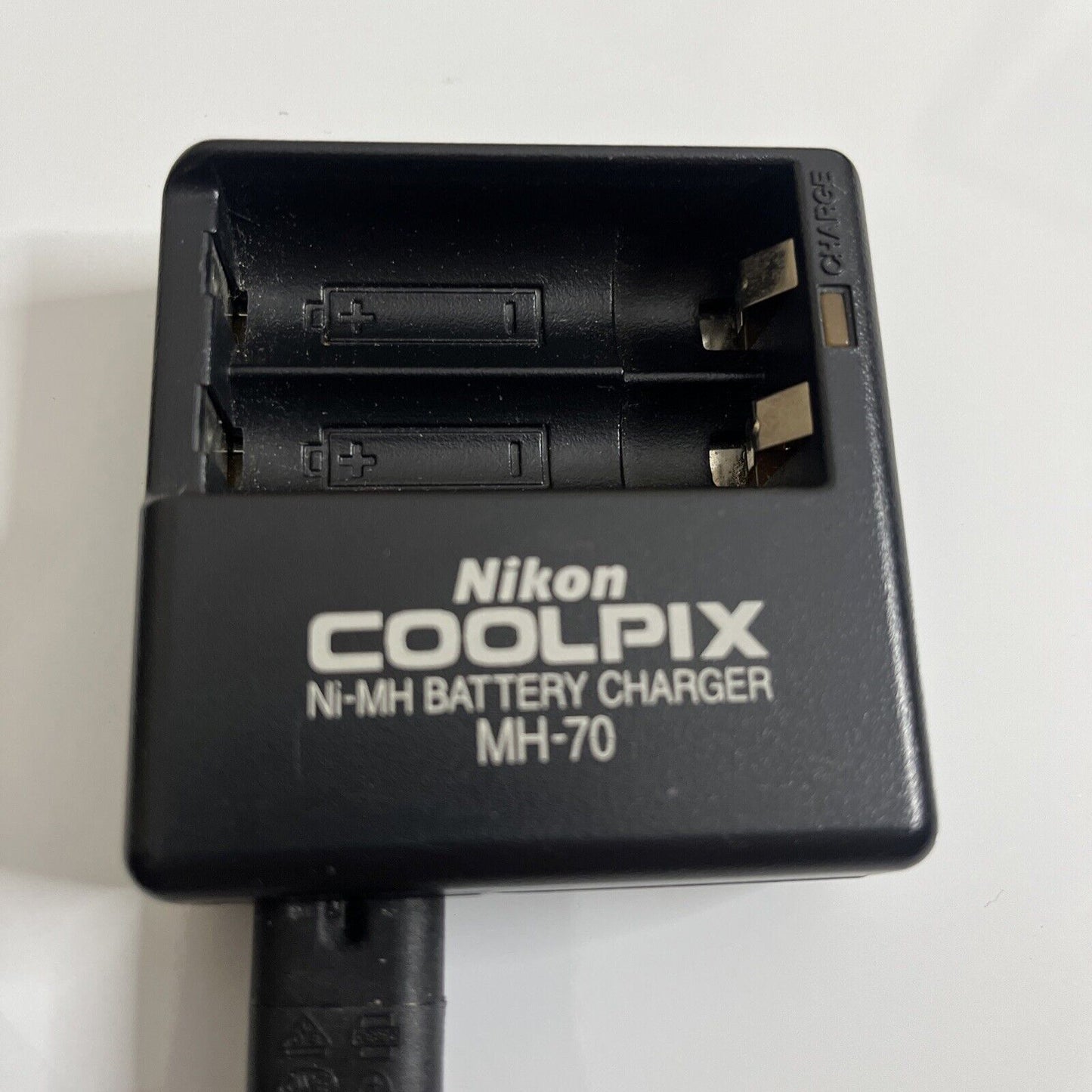 Nikon Coolpix Ni-MH Battery Charger MH-70 for EN-MH1 Battery 100-240V Genuine