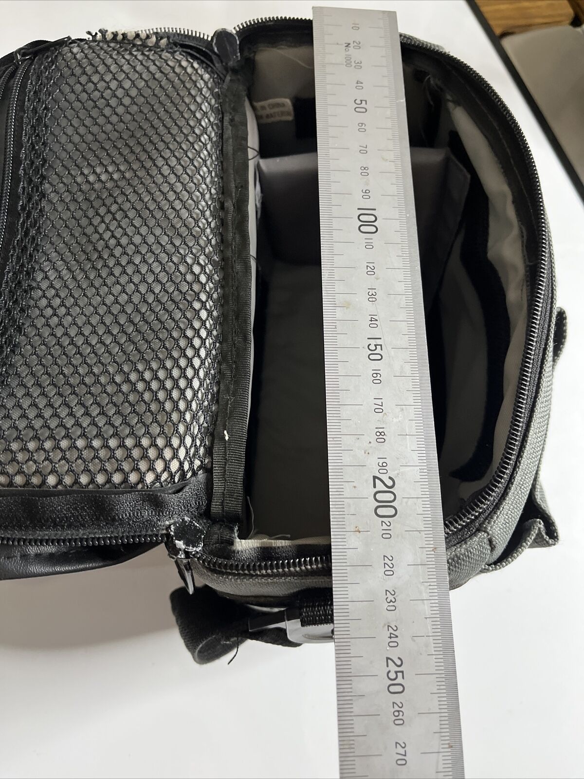 Focal Camera Shoulder Bag with Shoulder Strap 22 x 7 x 15 cm