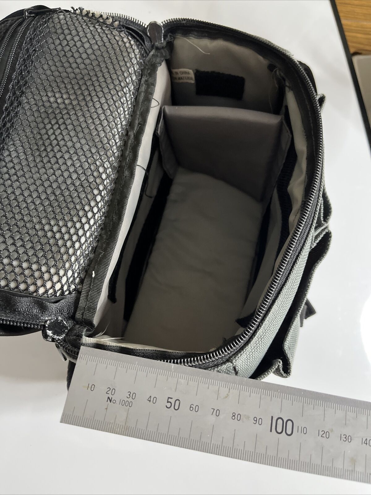 Focal Camera Shoulder Bag with Shoulder Strap 22 x 7 x 15 cm