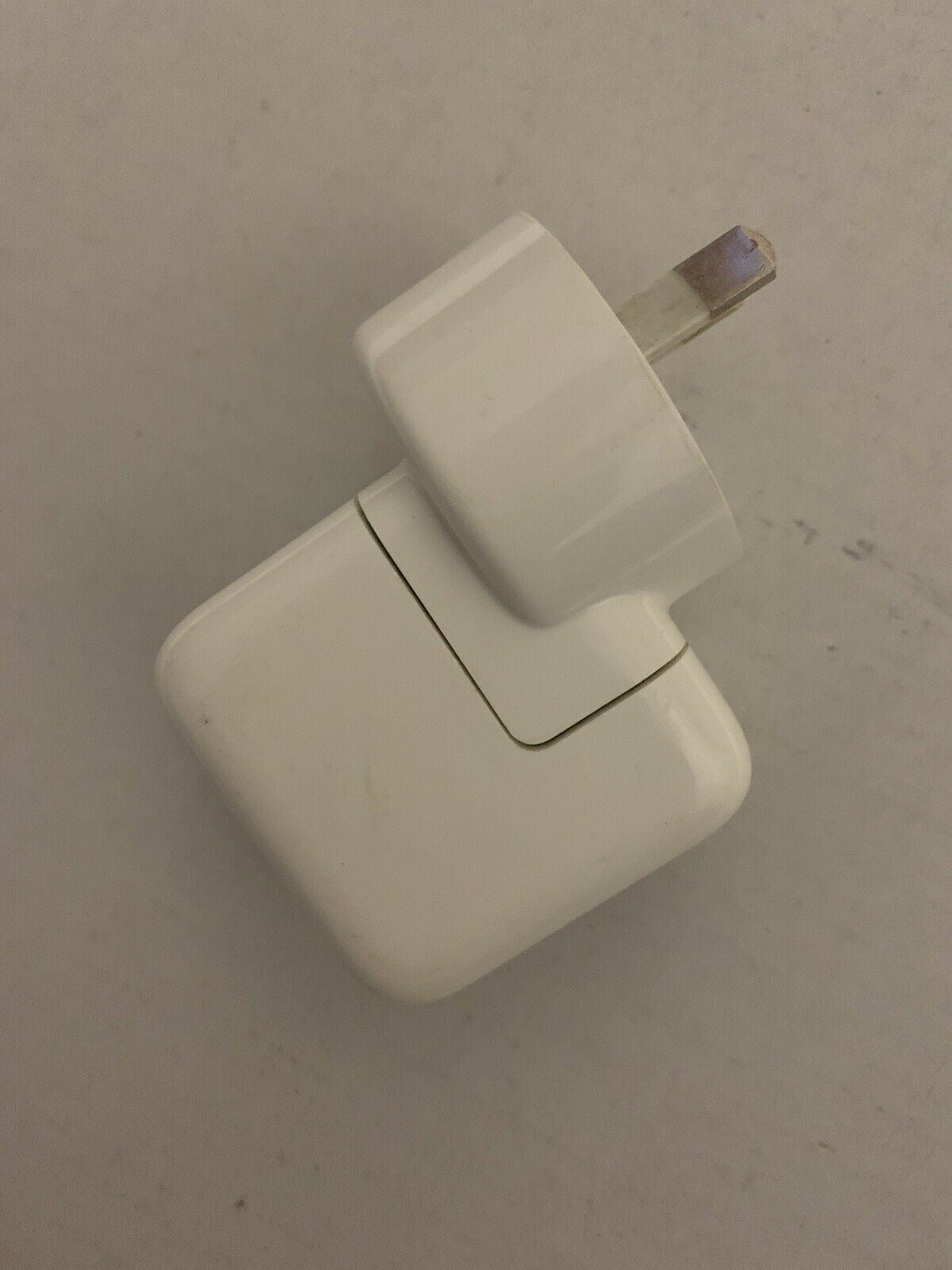 Apple A1205 iPod iPad iPhone USB Adapter 5V 1A