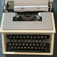 Vintage Retro UNDERWOOD 310 Manual Portable Typewriter QWERTY keyboard