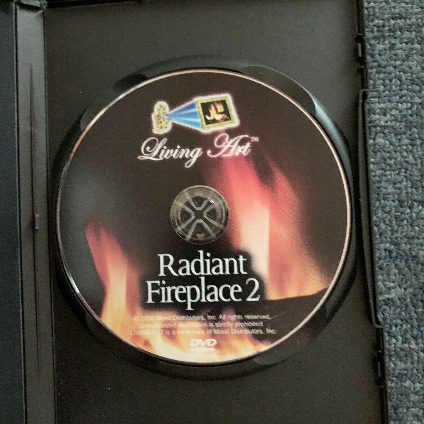 Radiant Fireplace 2 (DVD) Put a relaxing fireplace on your TV with HQ Sound!