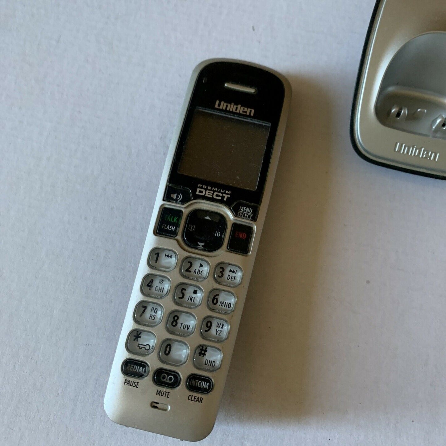 Uniden Premium DECT Handset With Charging Base *Doesn't Include Main Unit*