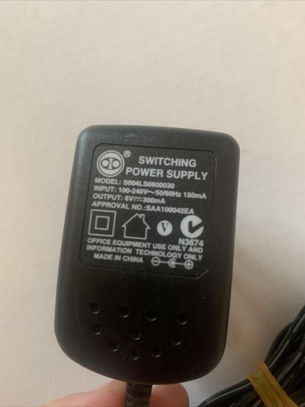 Switching Power Supply S004LS0600030 6v 300mA AC Adapter