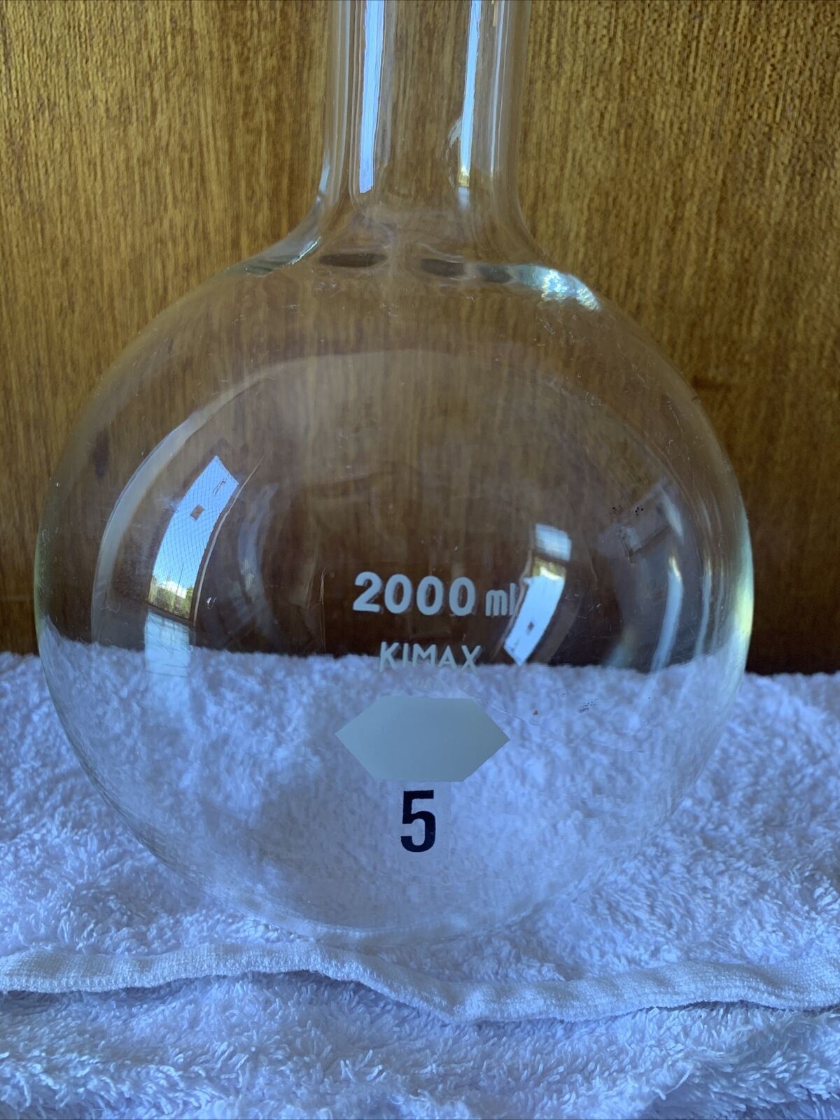 Kimax 2000 ml 2L Long Neck Round Flask with Stopper