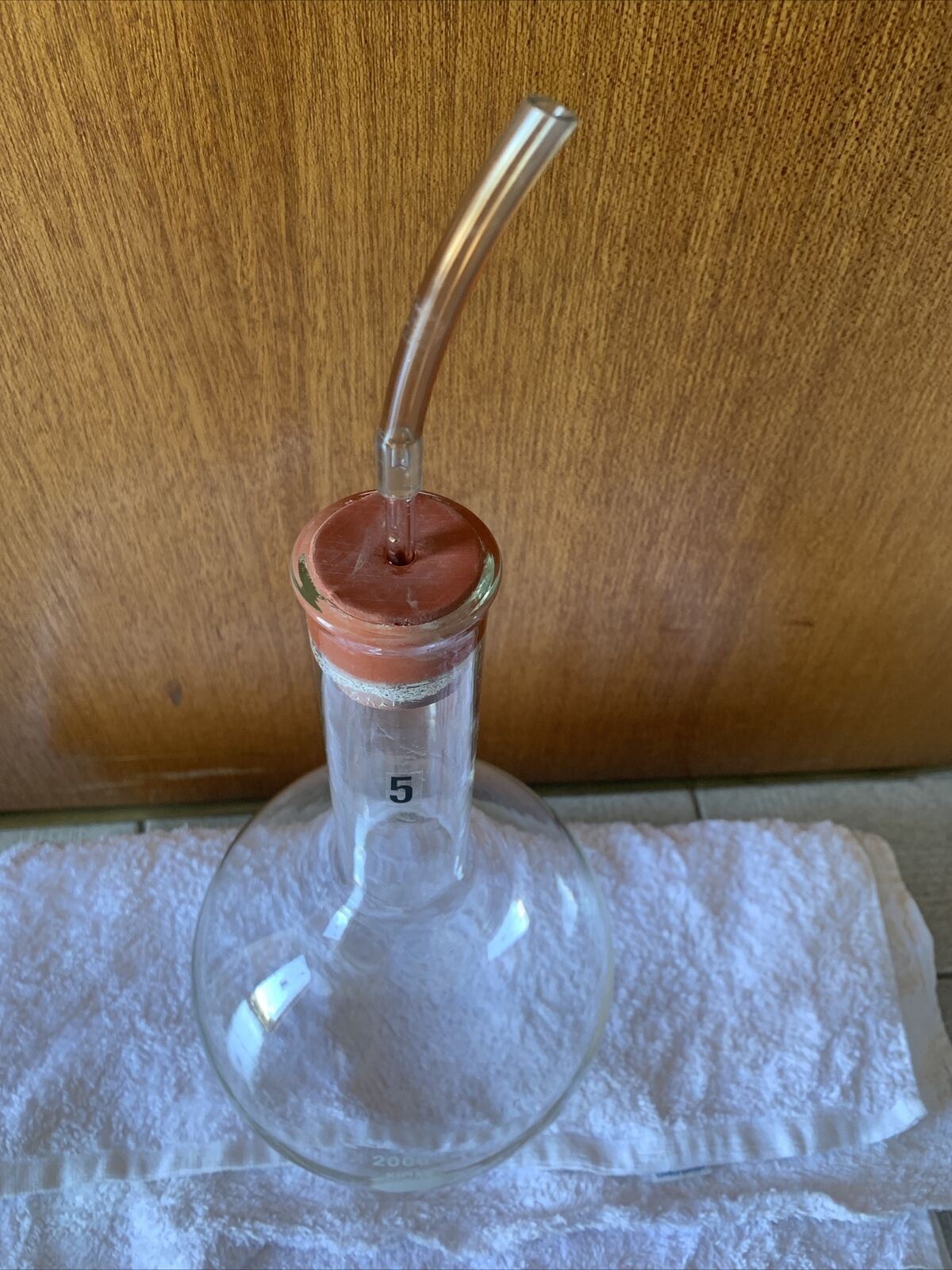 Kimax 2000 ml 2L Long Neck Round Flask with Stopper