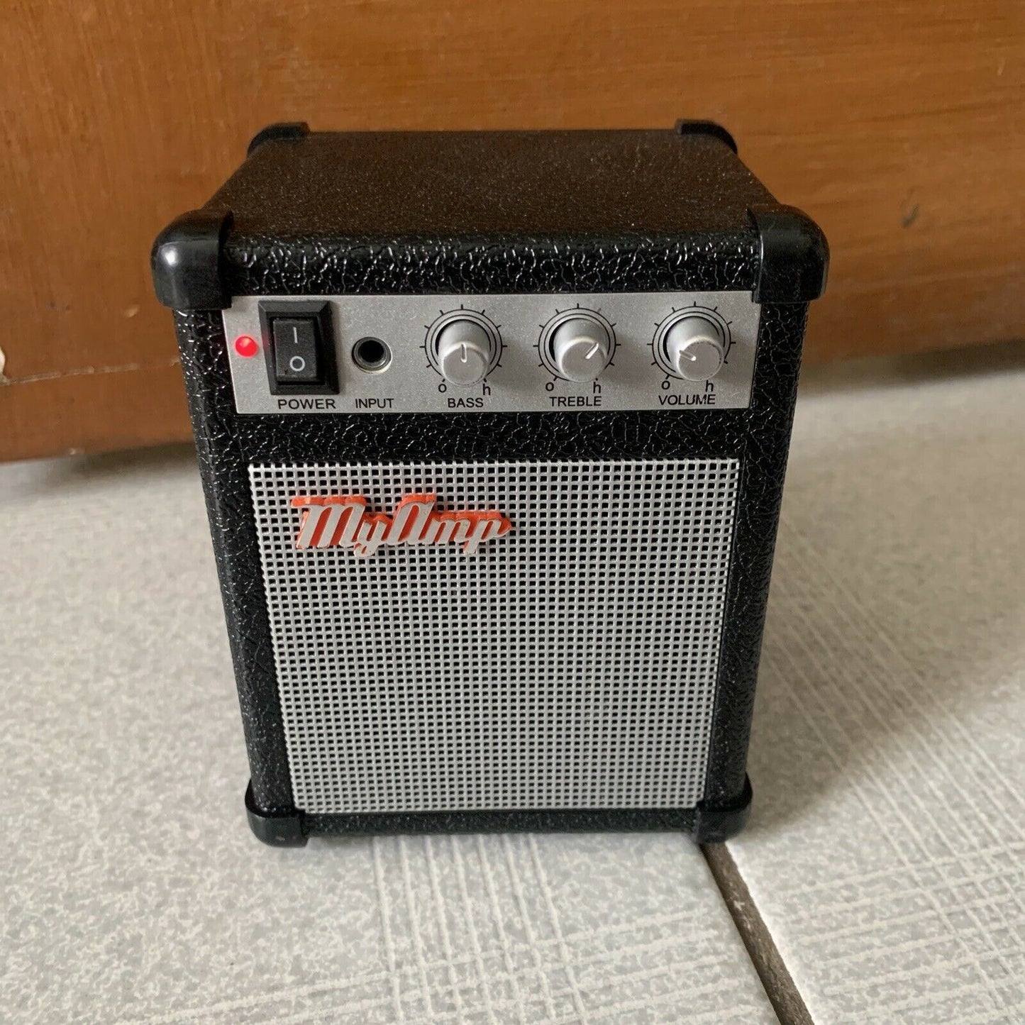 Portable MyAmp Powerful MP3 Mobile Phone Speaker bass and treble control