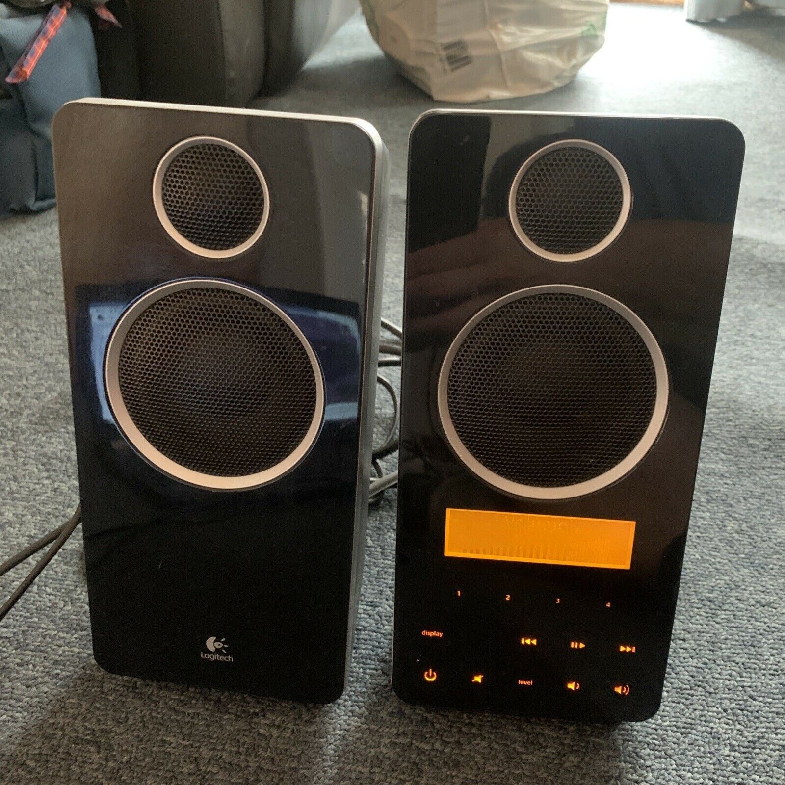 Logitech Z-10 2.0 Interactive Speaker System USB – Retro Unit