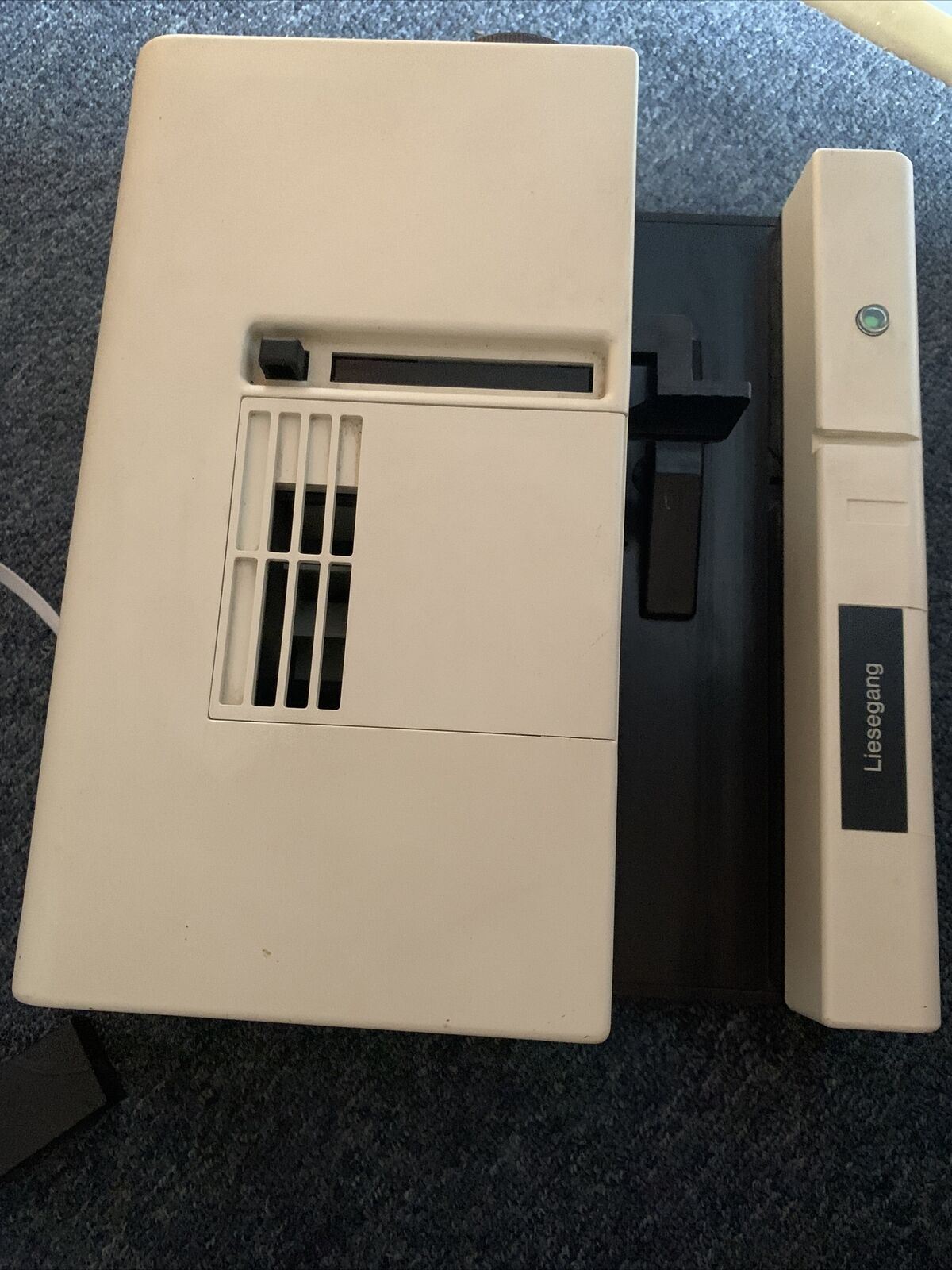 Liesegang Junior AF Slide Projector with Cartridge Trays - in working condition