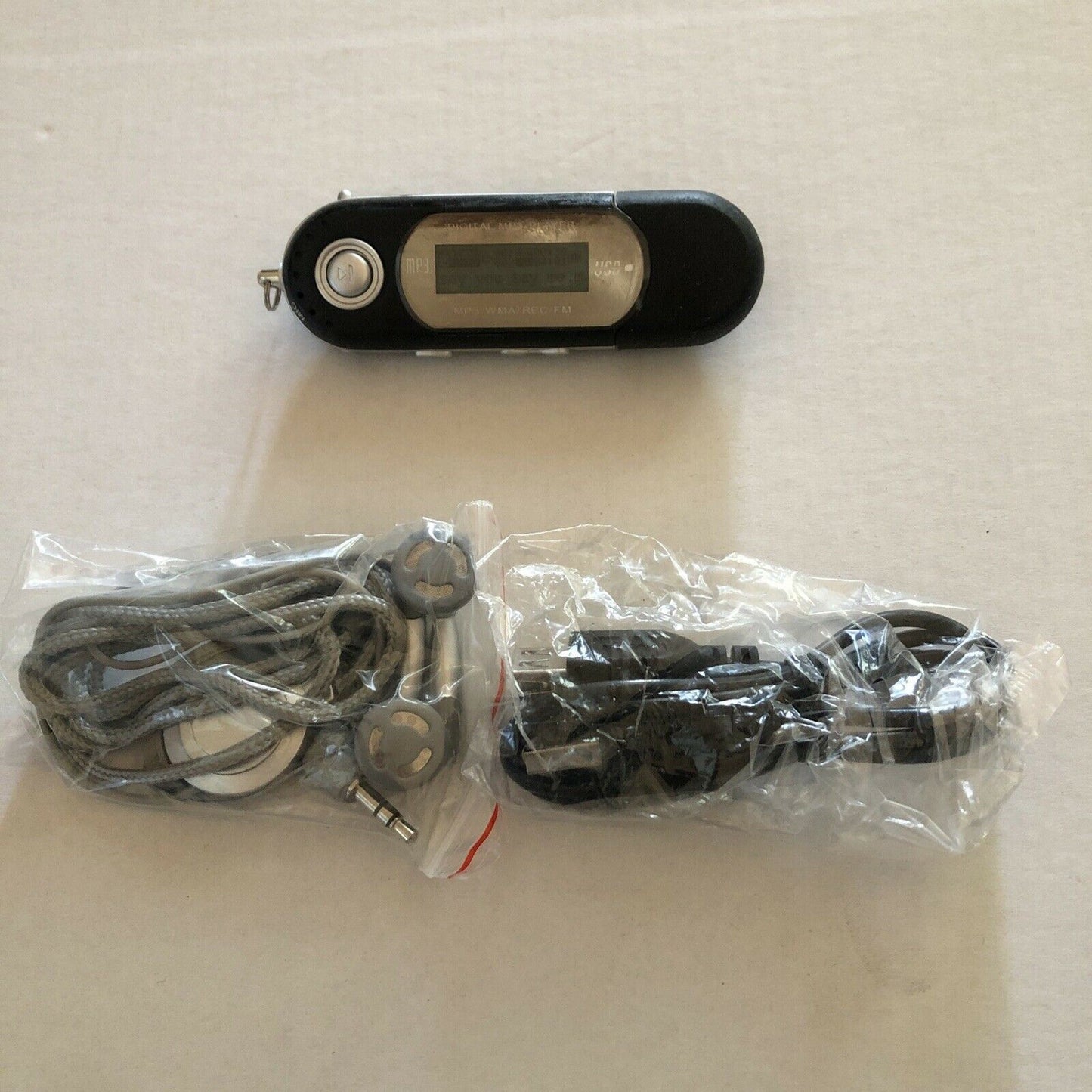 Digital MP3 Player 512 MB with FM Radio Player & Recorder