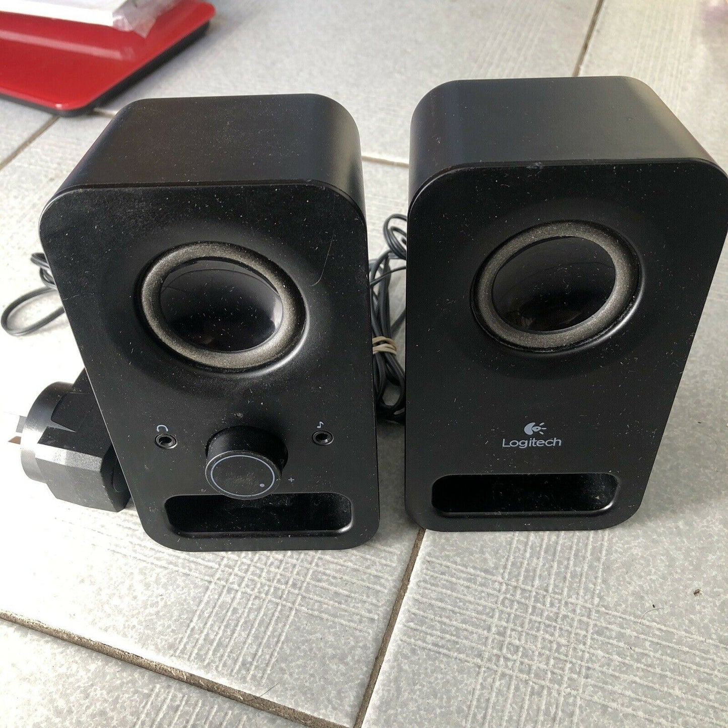 Logitech Z150 Multimedia Speakers - Twin 2.0 dual input multimedia speakers