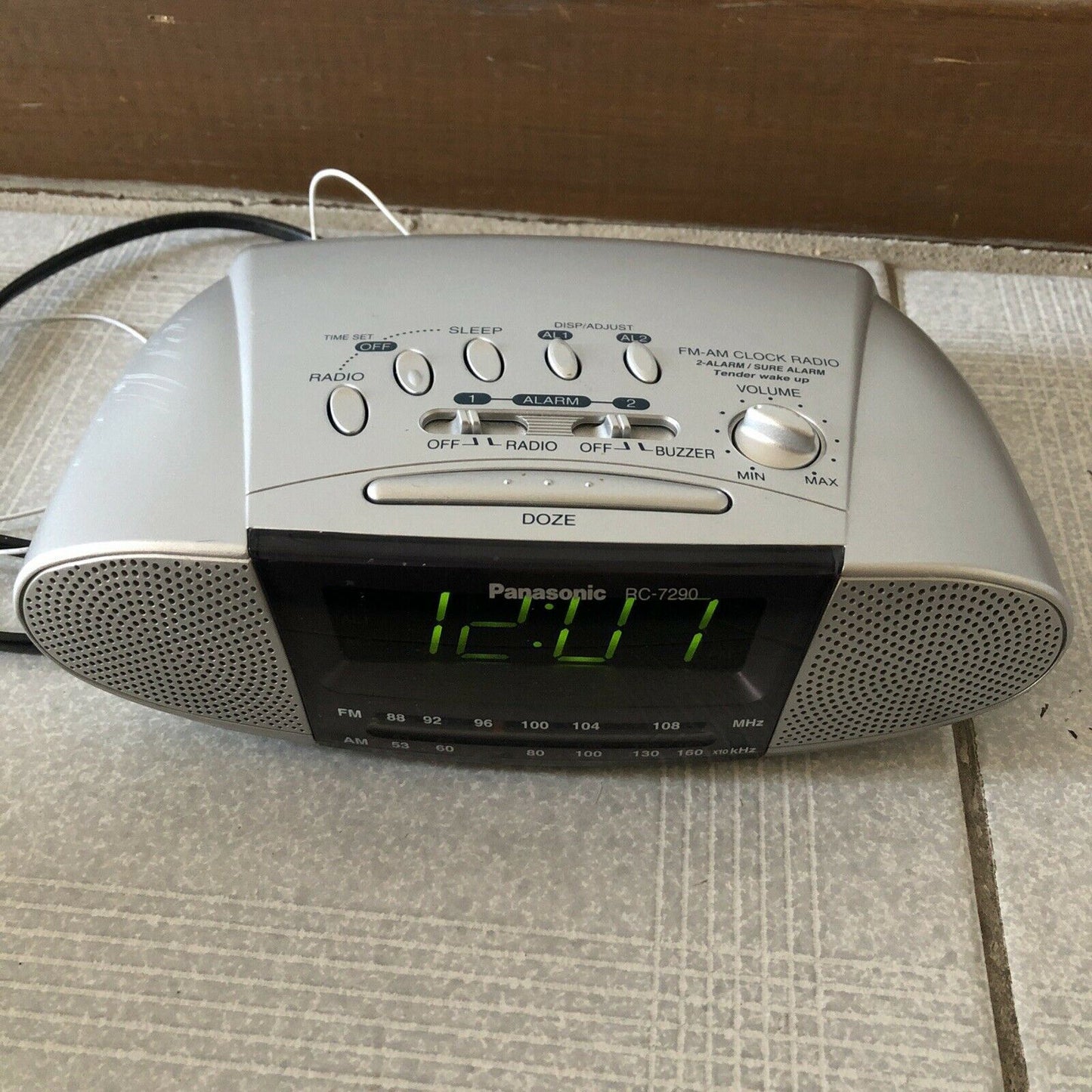 Panasonic RC-7290 Alarm Clock AM/FM Radio w Snooze Function & 2- Alarm