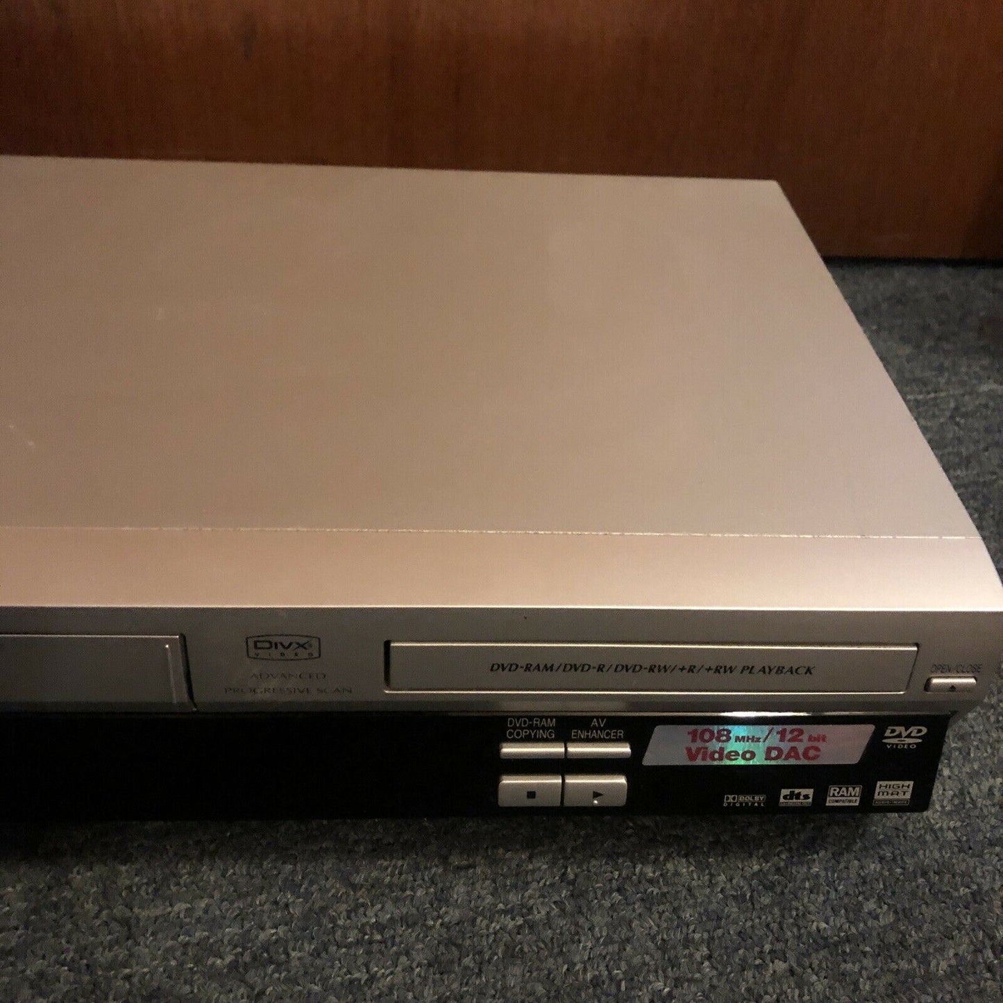 Panasonic NV-VP60  DVD/VCR Combo Video Player 6 Head HiFi VHS, DVD Recorder