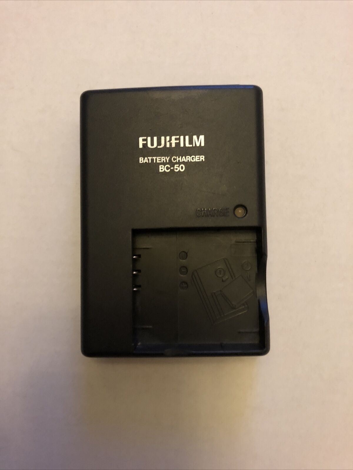 Genuine Fujifilm Rapid Battery Charger BC-50 for Fuji NP50 Li-Ion Batteries