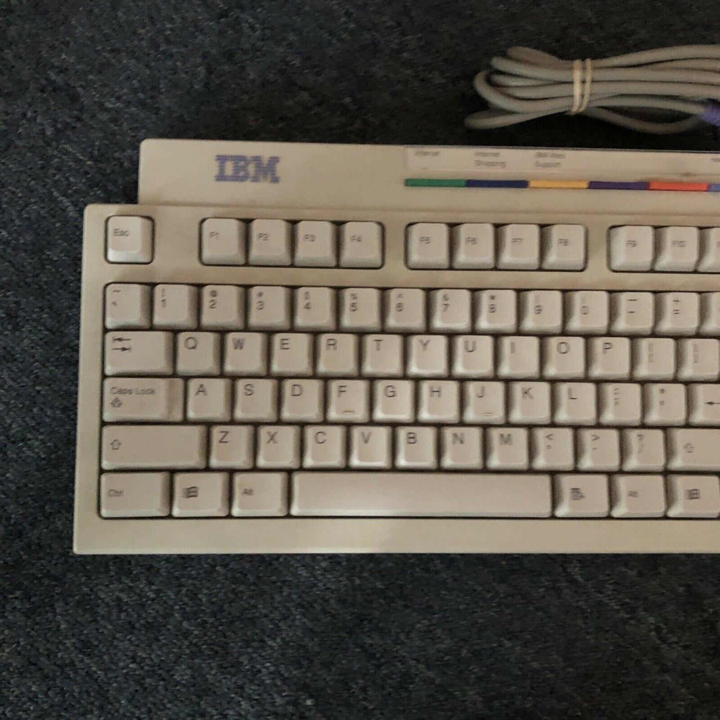 IBM Vintage Computer Keyboard Beige KB-9930 / 37L2609 PS/2