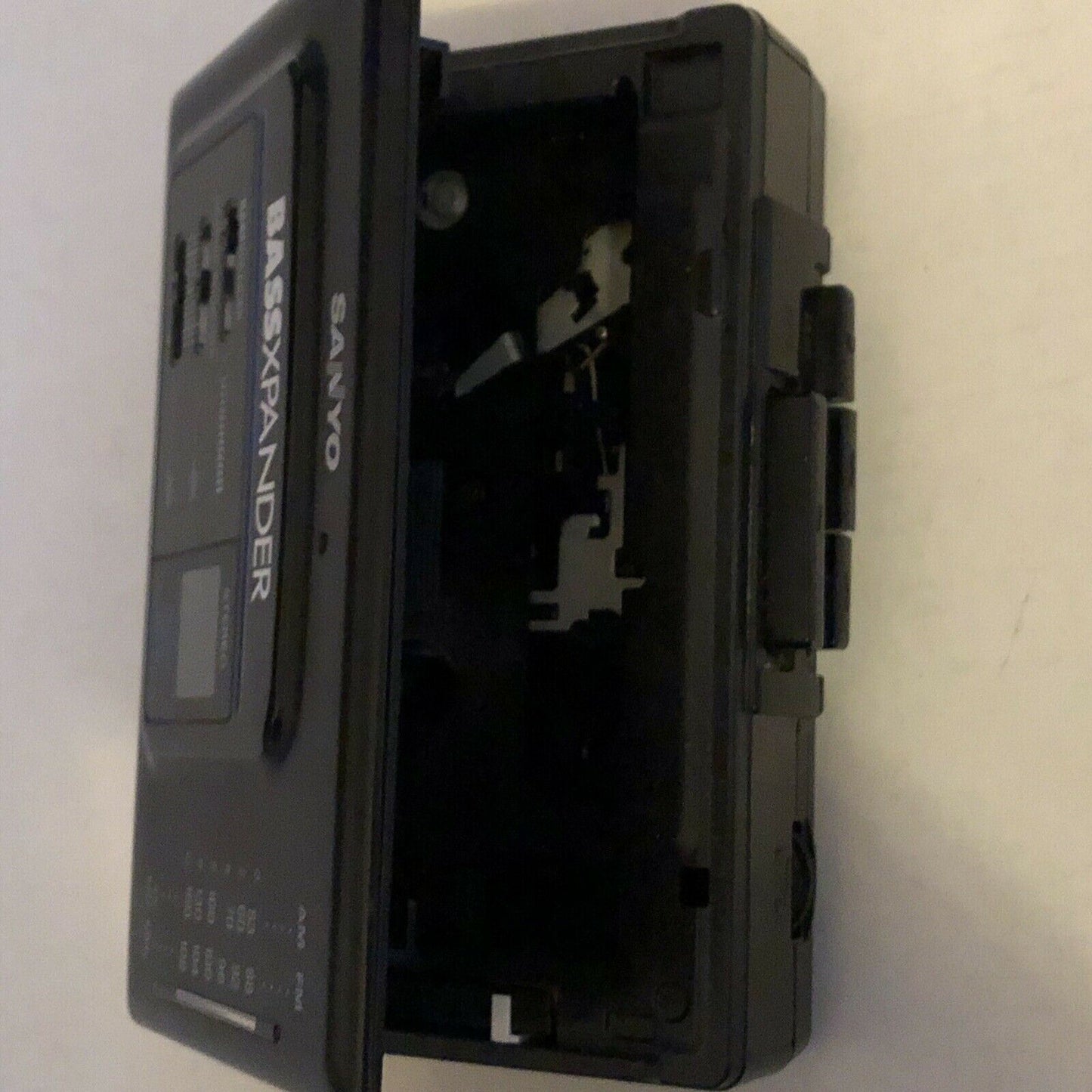 Sanyo MGR79 BassXpander Stereo Radio Cassette Player with NEW Ear Buds