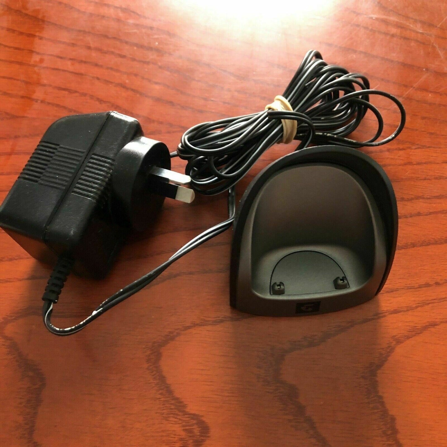 Genuine Telstra F5000 Extension Base Charger & AC Adapter 6v 300mA