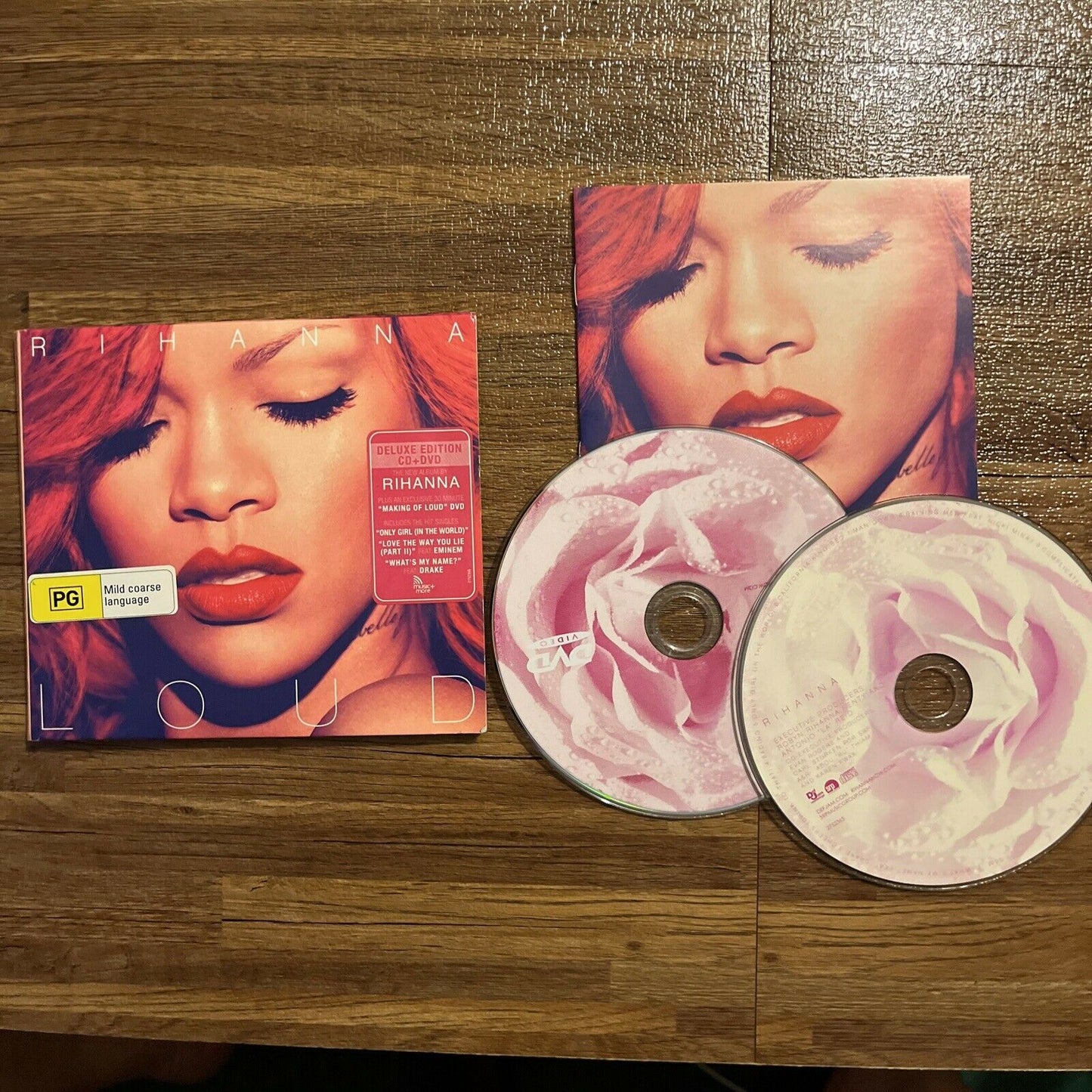 Rihanna - Loud - Deluxe Edition (CD + DVD, 2010, 2-Disc) Digipak