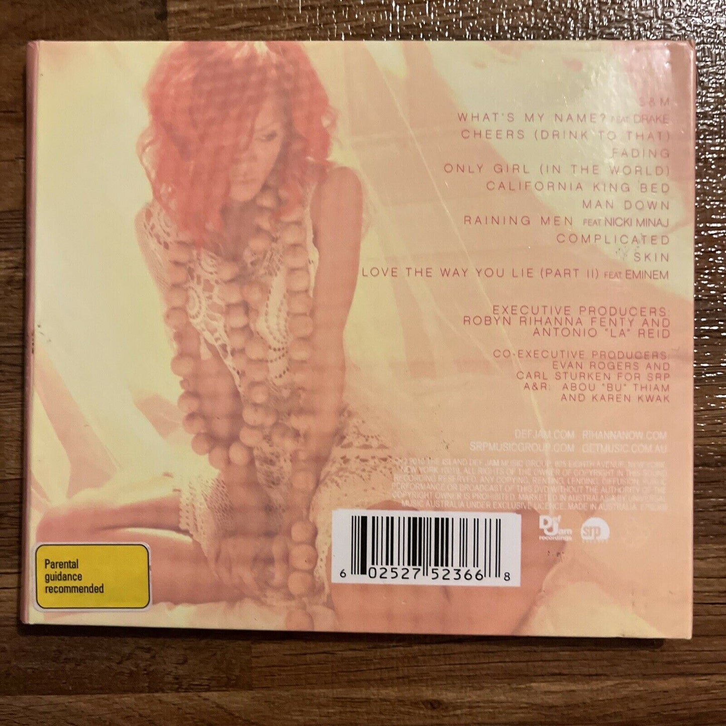 Rihanna - Loud - Deluxe Edition (CD + DVD, 2010, 2-Disc) Digipak