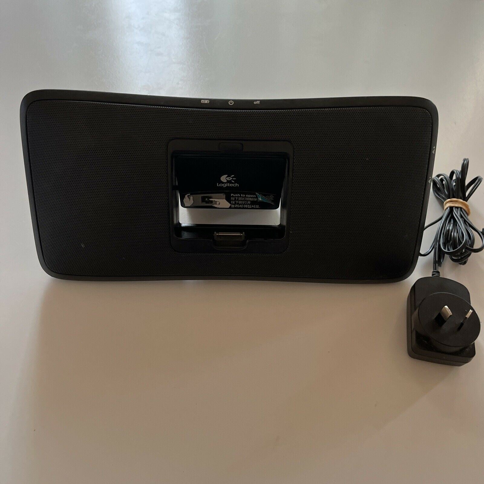 Logitech Rechargeable Speaker S315i 30-Pin iPod Dock – Retro Unit