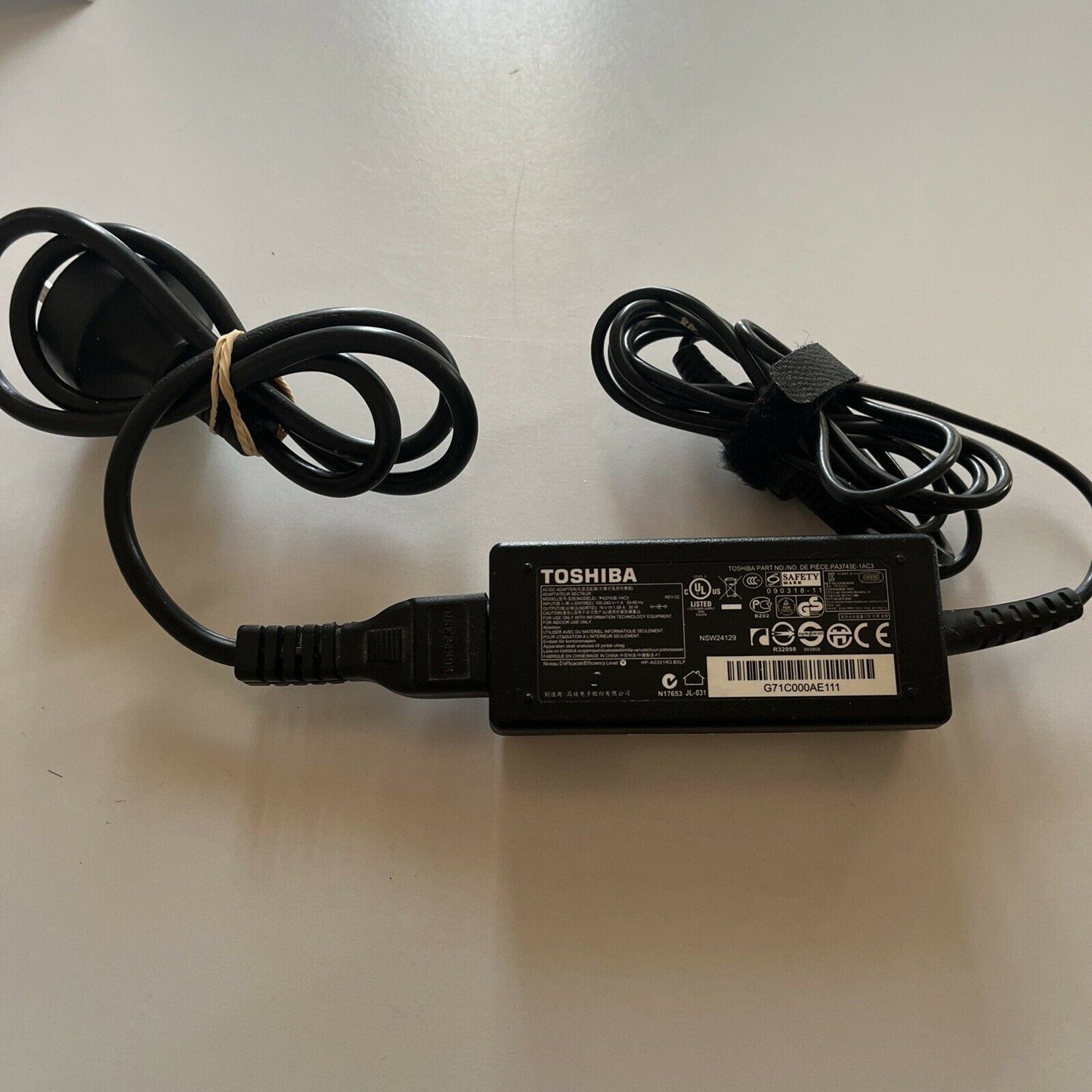 Genuine Toshiba PA3743E-1AC3 AC Adapter 19V 1.538A for Laptop