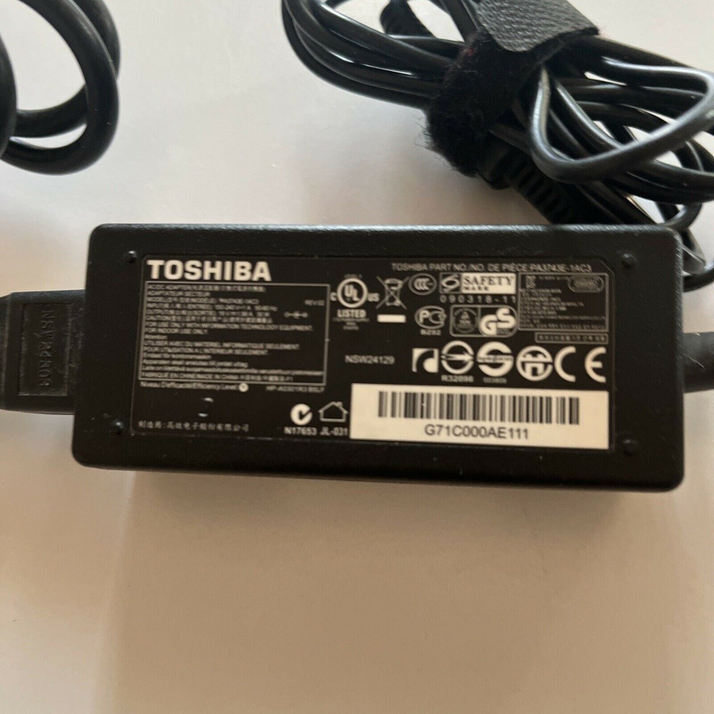 Genuine Toshiba PA3743E-1AC3 AC Adapter 19V 1.538A for Laptop