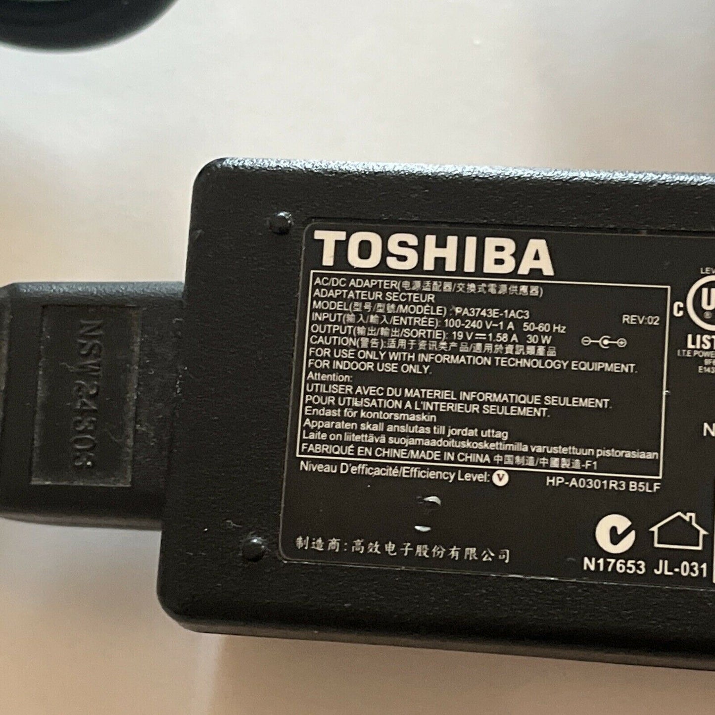 Genuine Toshiba PA3743E-1AC3 AC Adapter 19V 1.538A for Laptop