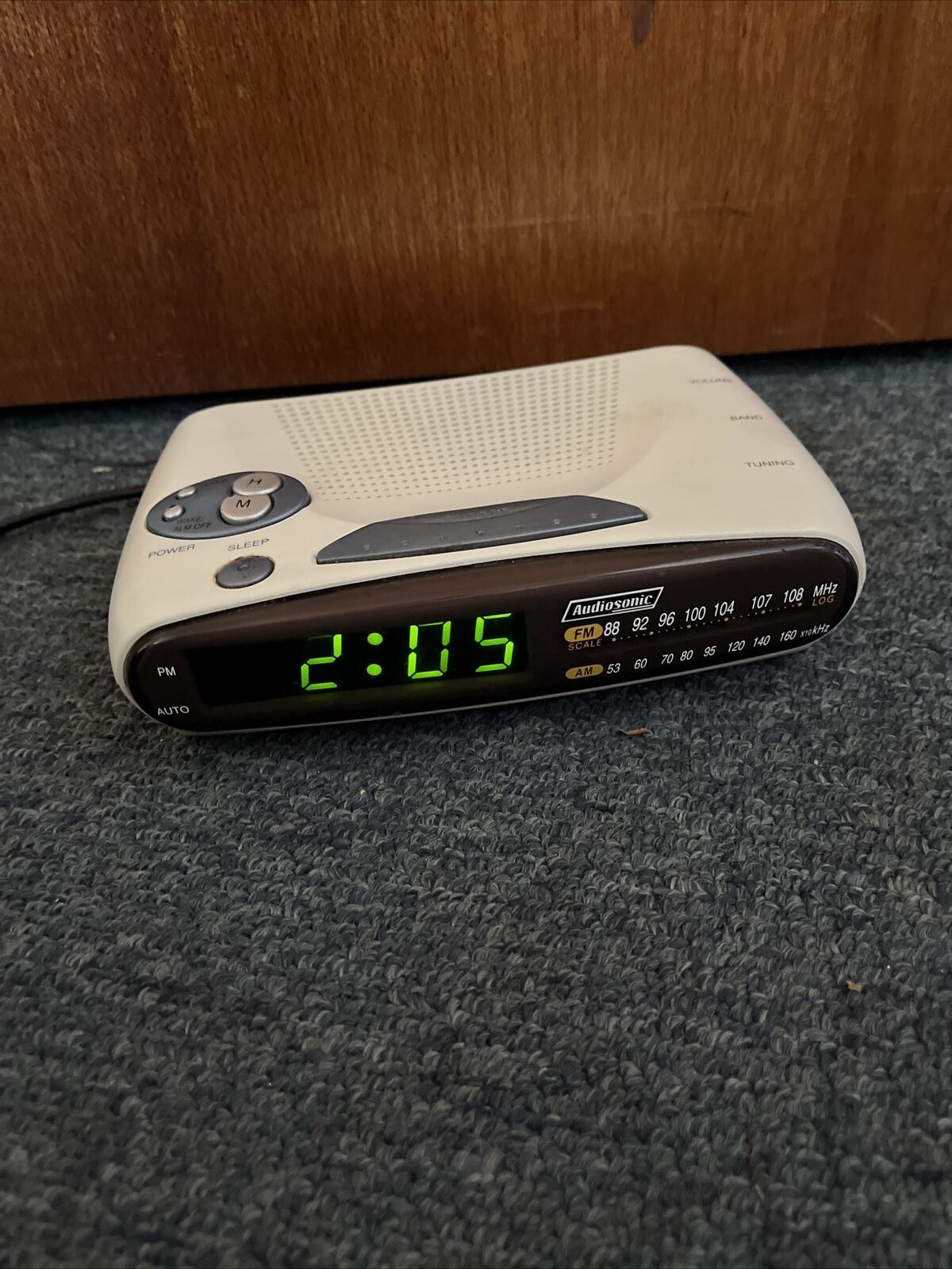 Audiosonic KM-323C Alarm Clock AM/FM Radio