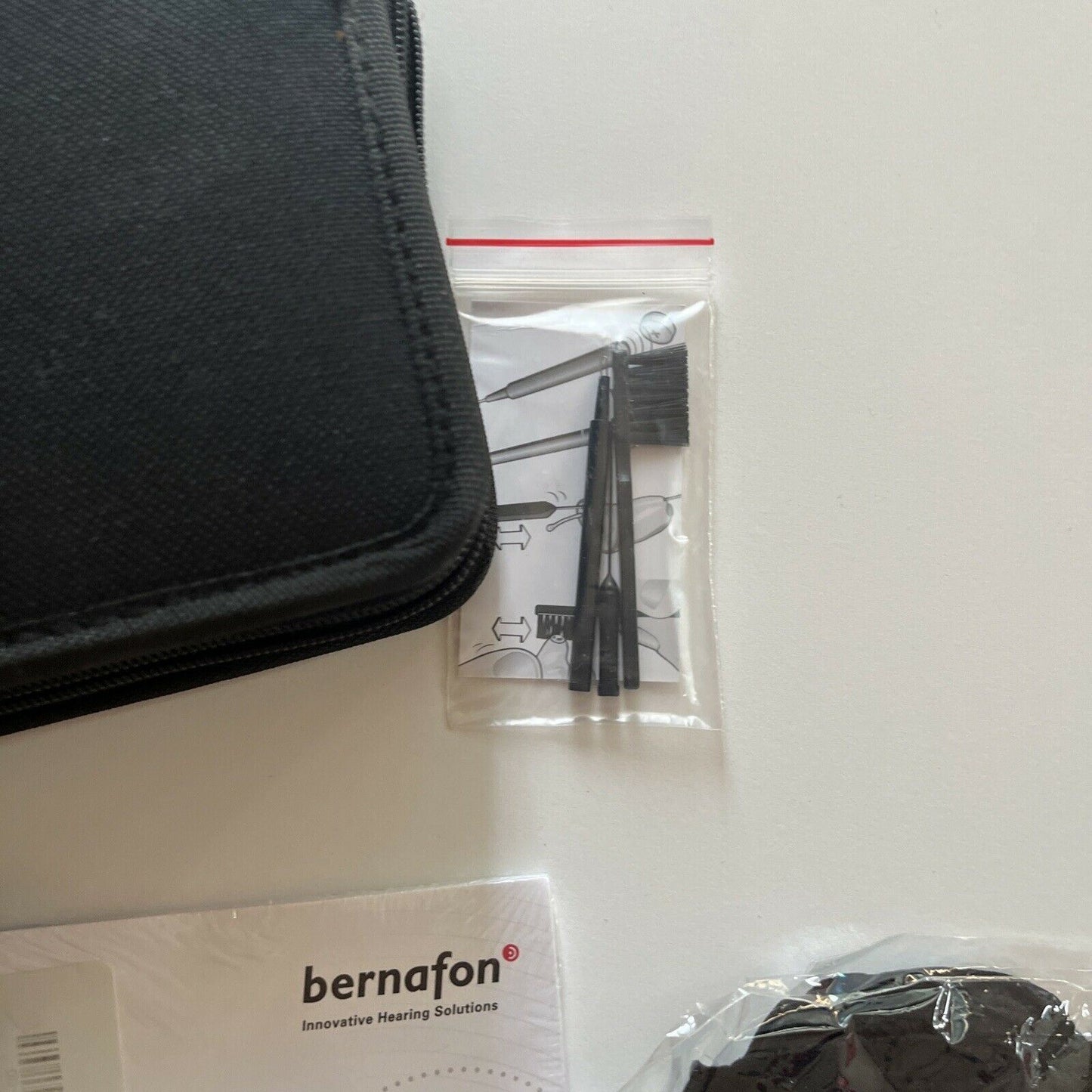 Bernafon 04 F321 Hearing Aid With Instructions & Cleaning Tool