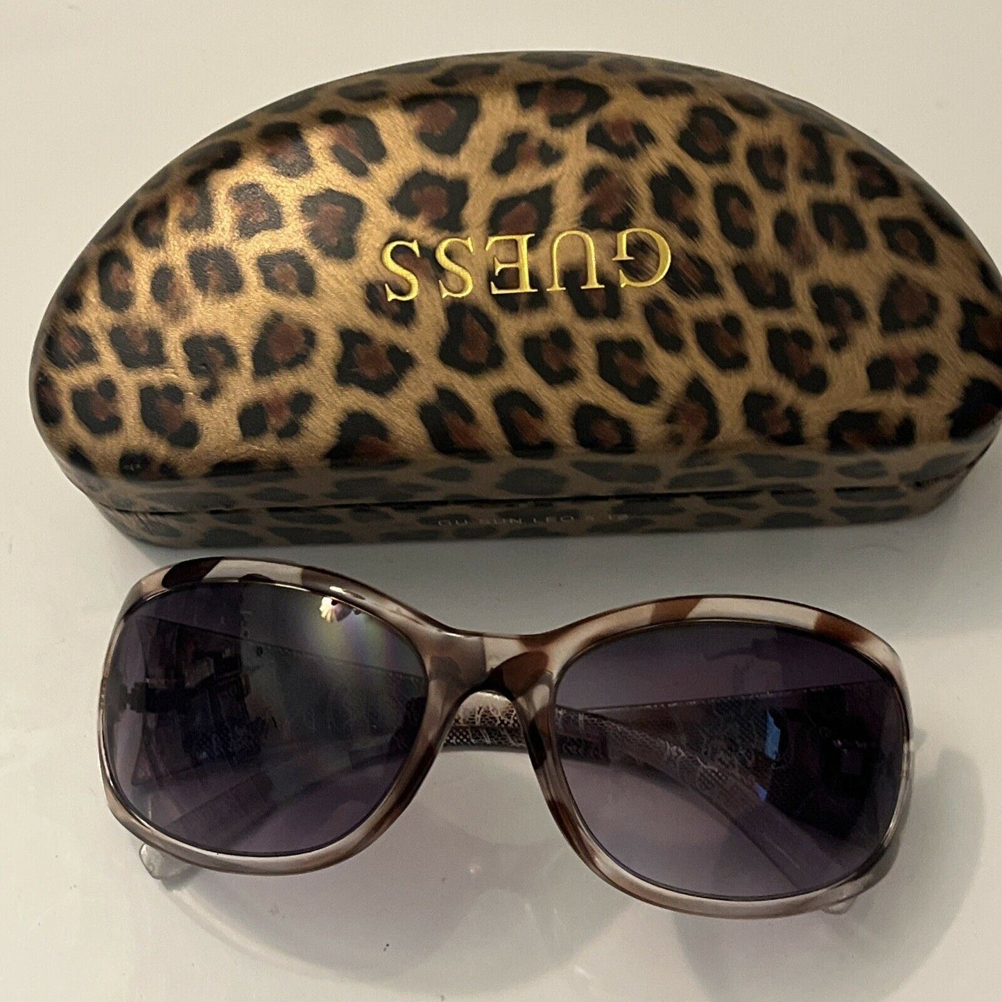 Guess Sunglasses with Case Leopard Colour GU 6389 35-59/18 130