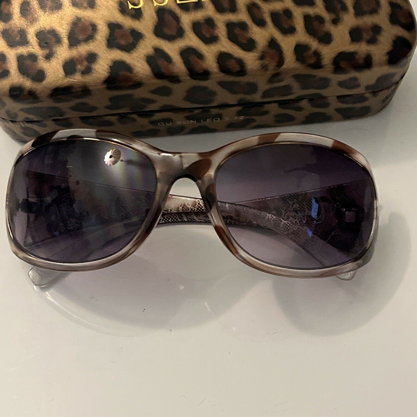 Guess Sunglasses with Case Leopard Colour GU 6389 35-59/18 130
