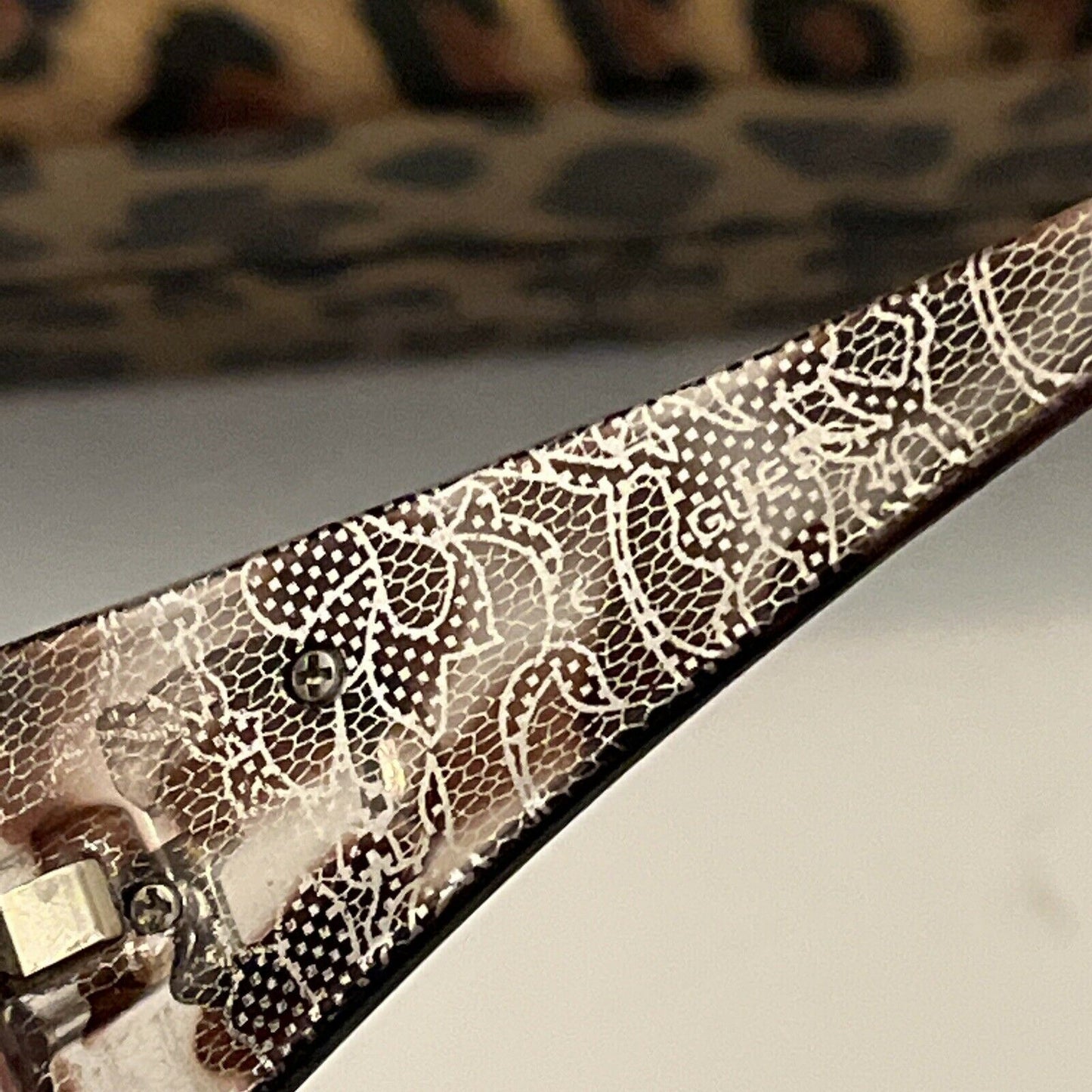 Guess Sunglasses with Case Leopard Colour GU 6389 35-59/18 130