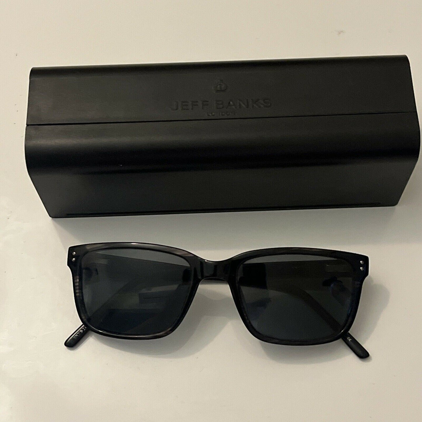 Jeff Banks Sunglasses with Case 25671643 JB Sun RX 02