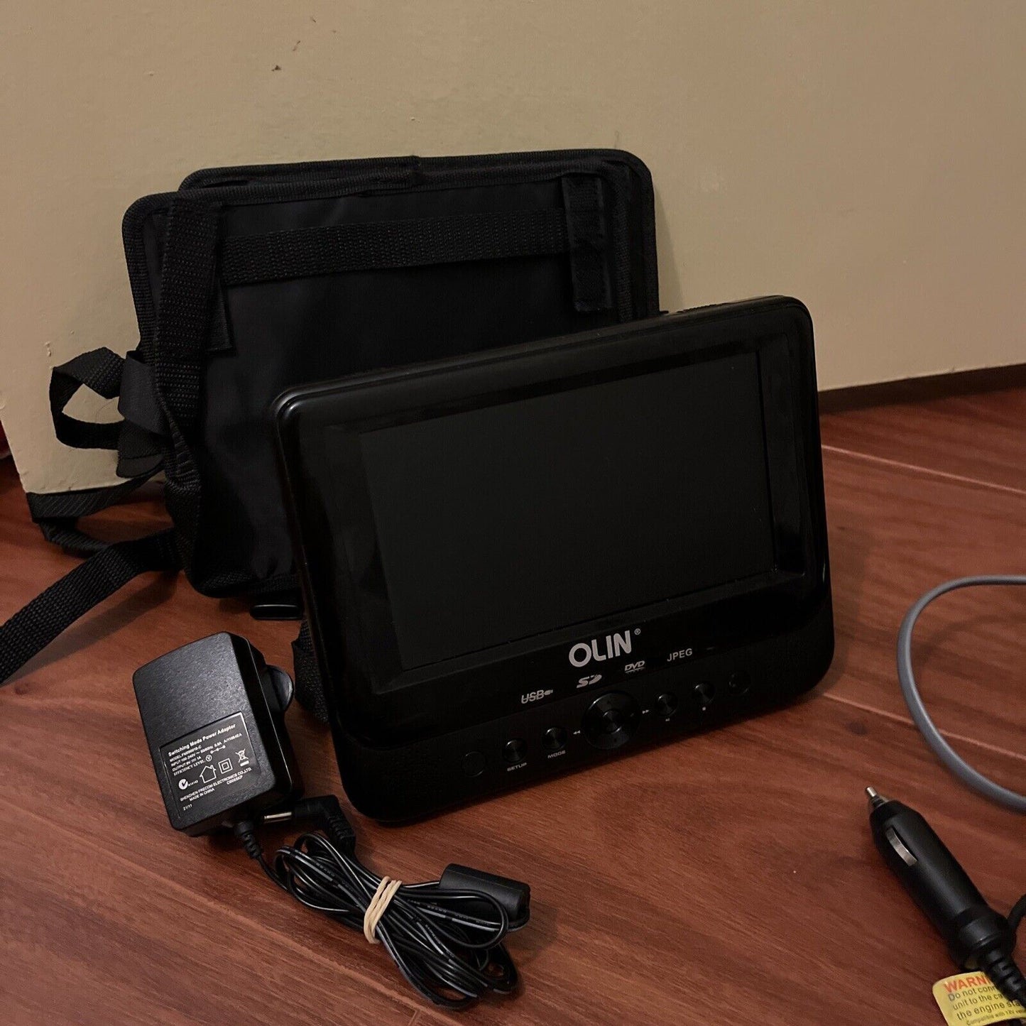 Olin PD-7755 7" Portable DVD Player