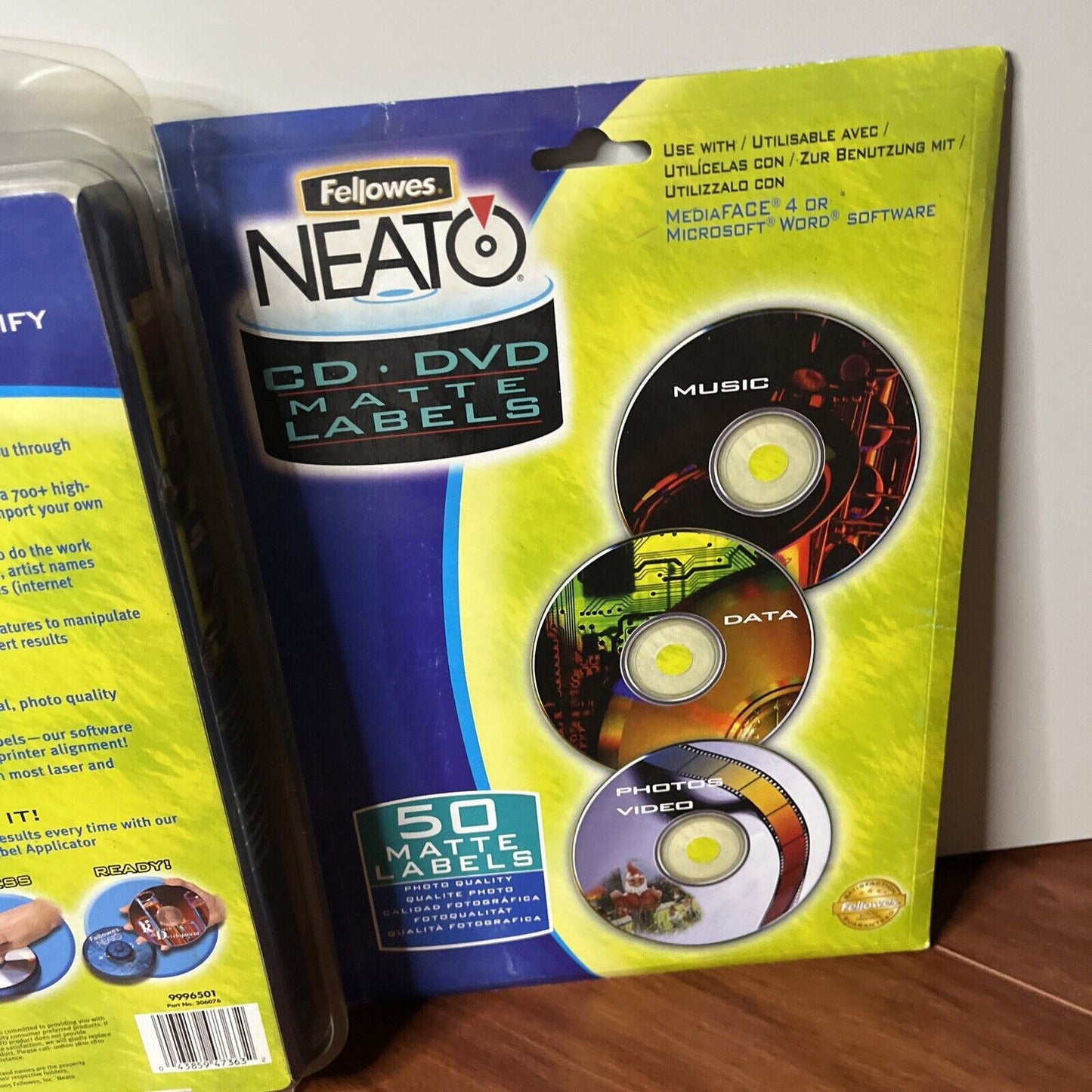 Fellowes Neato - CD + DVD Labelling System - With 50 Extra Matte Labels