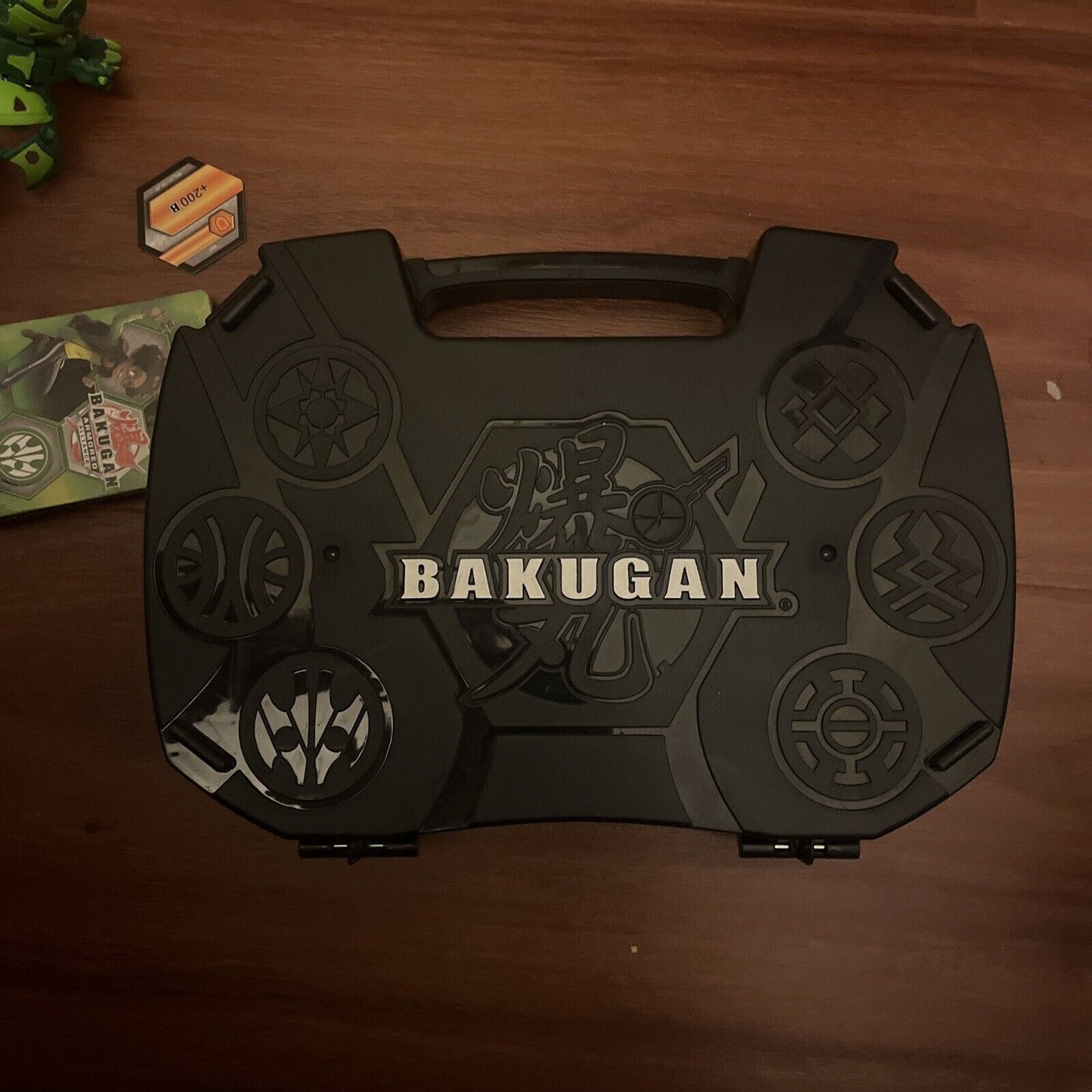 3x Bakugan Action Figure with Case and Cards