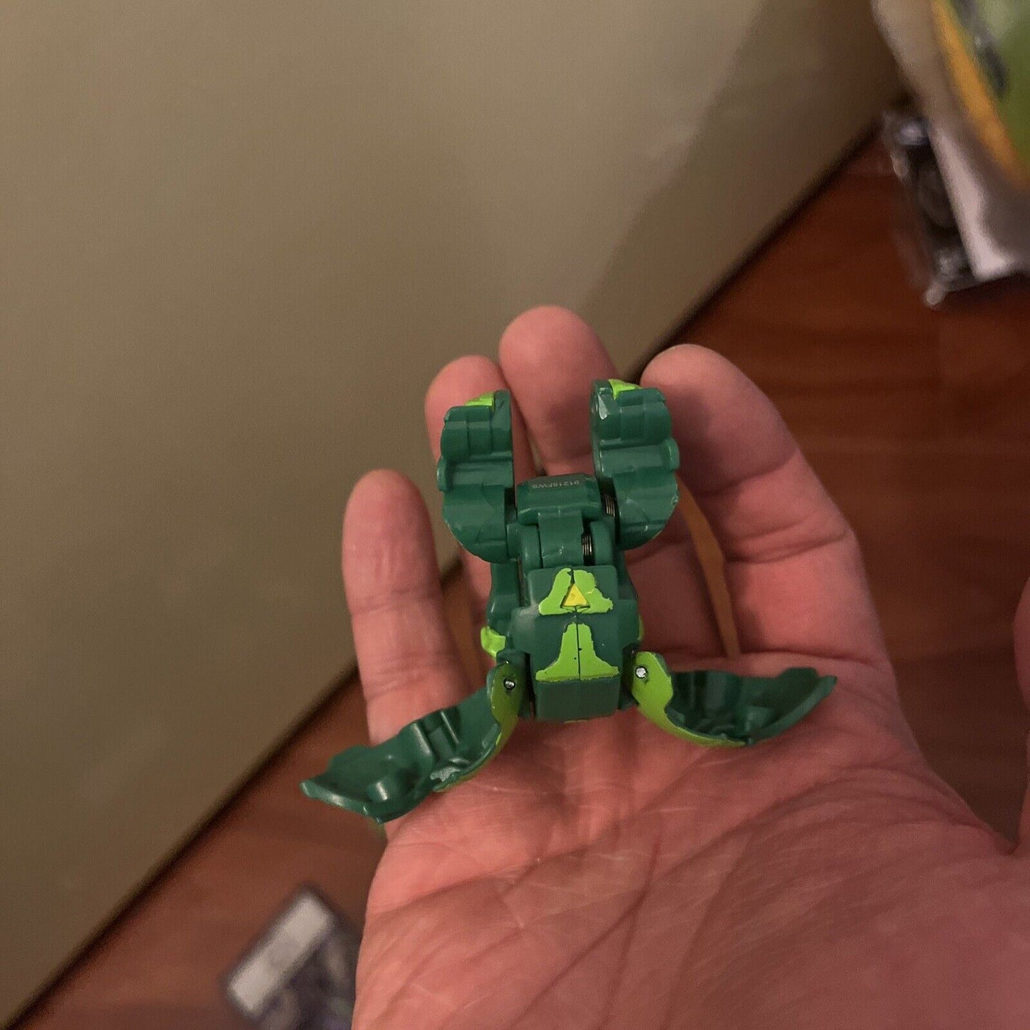 3x Bakugan Action Figure with Case and Cards