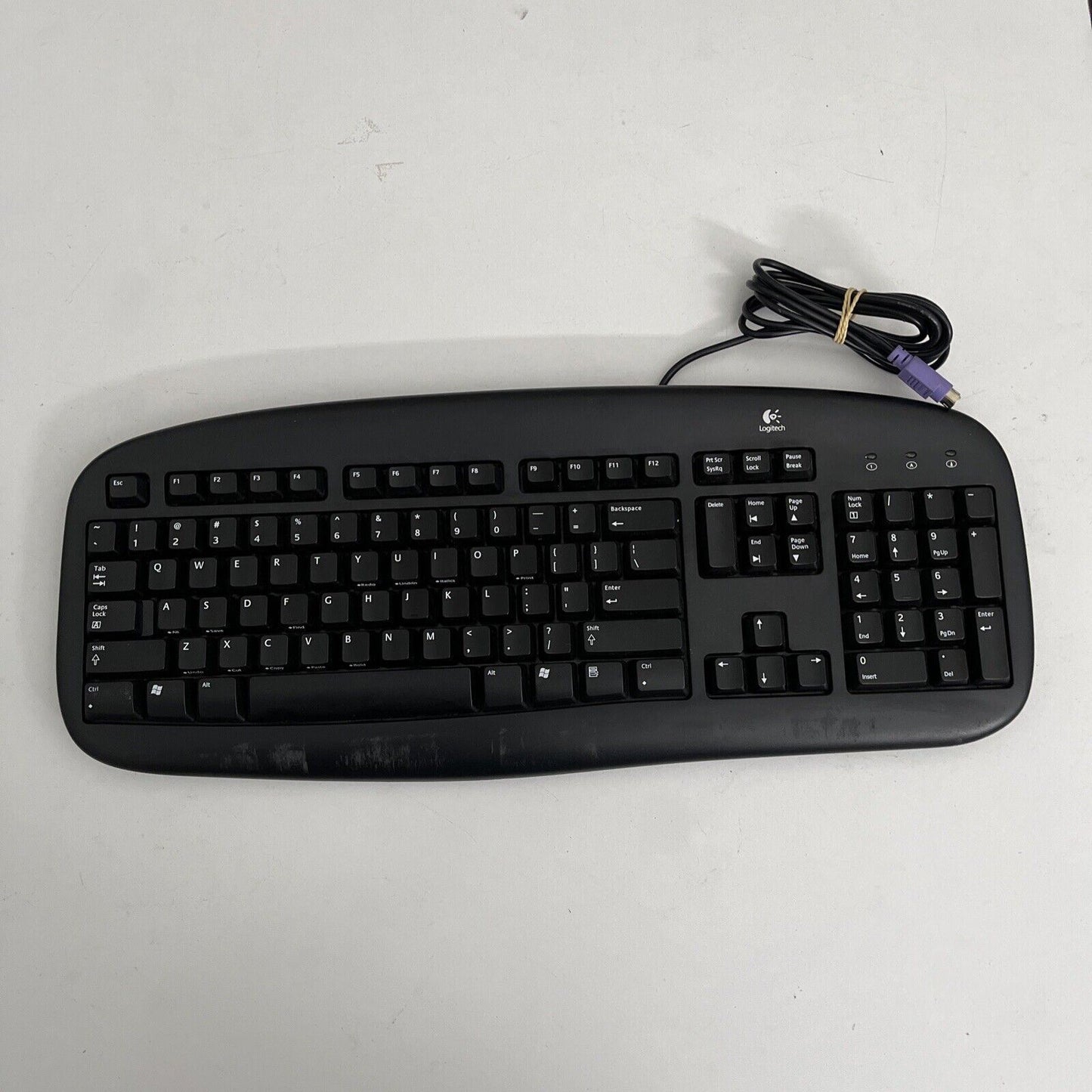Logitech Deluxe Keyboard Y-SU61 PS/2 Port