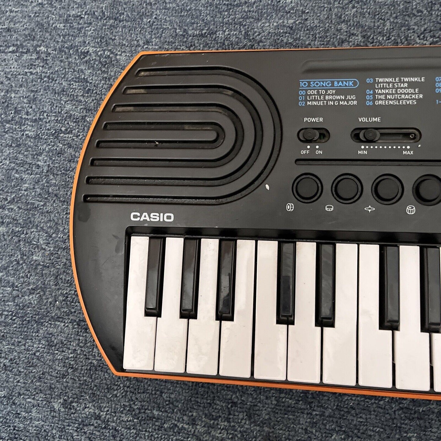 Casio SA-76 Portable Electronic Mini Keyboard