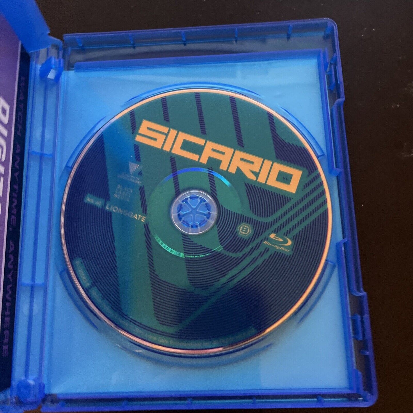 Sicario (Blu-ray, 2015) Emily Blunt, Benicio Del Toro, Josh Brolin Region B