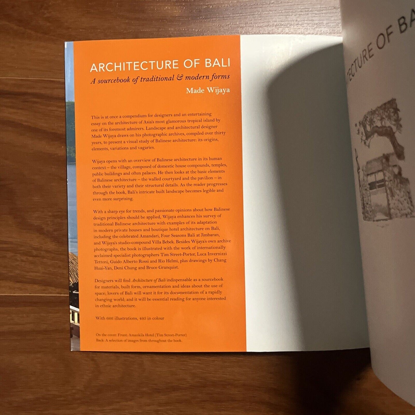 Architecture of Bali: A Sourcebook of Traditional & Modern Forms by Made Wijaya